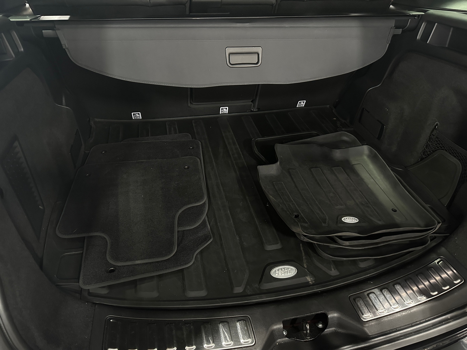 Thumbnail: 2021 Land Rover Discovery Sport - 6