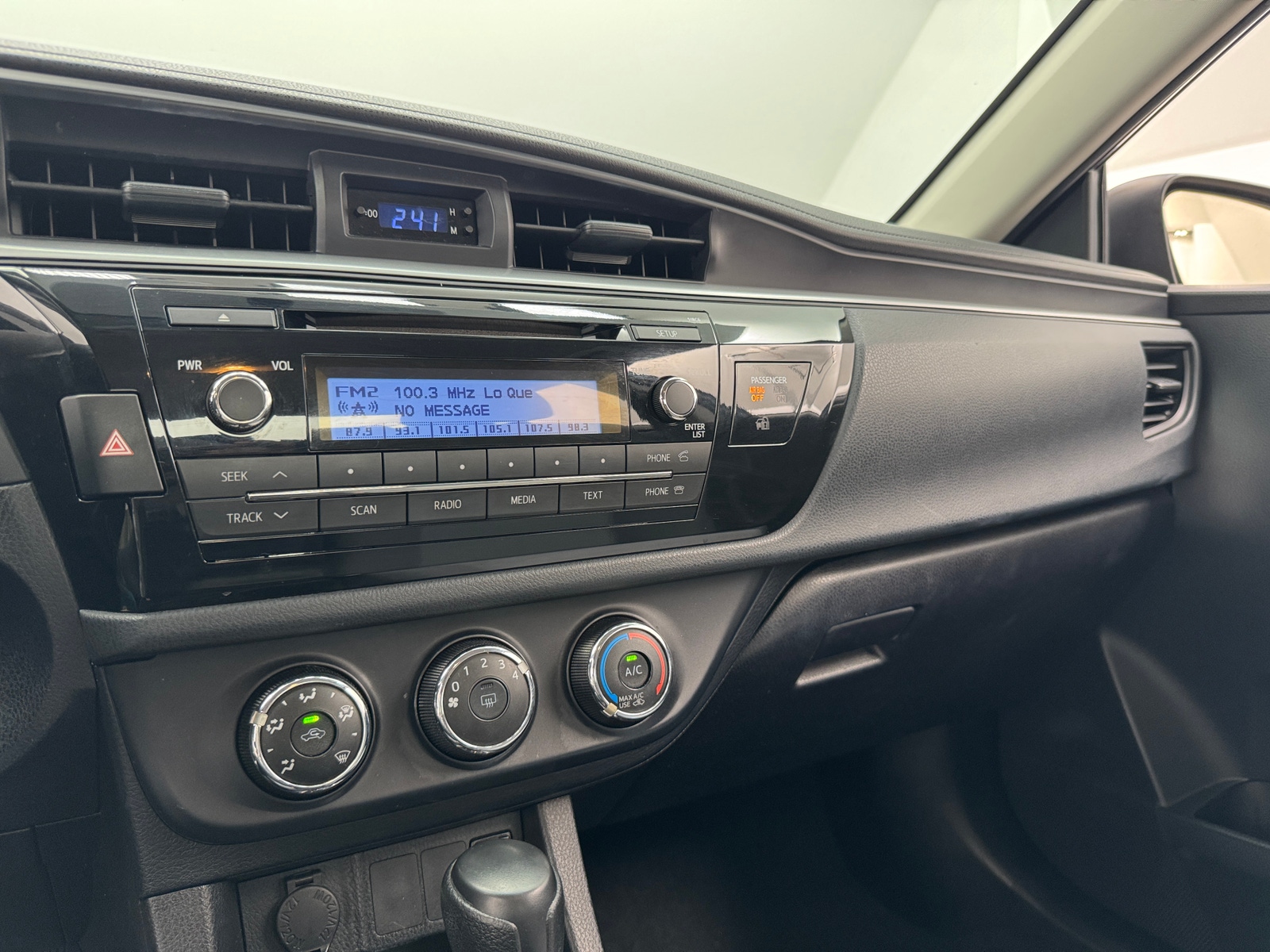 Thumbnail: 2014 Toyota Corolla - 4
