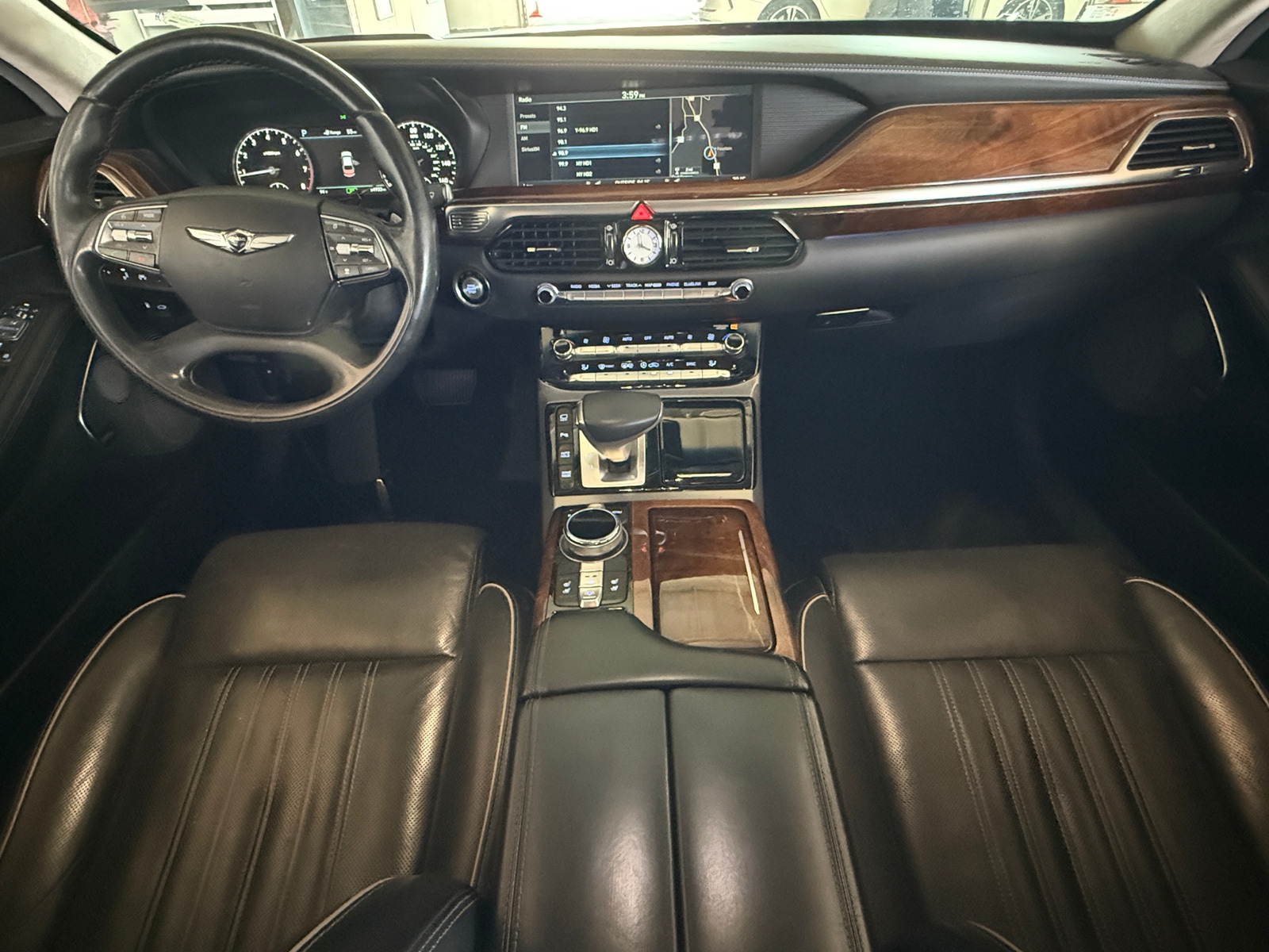 Thumbnail: 2017 Genesis G90 - 2