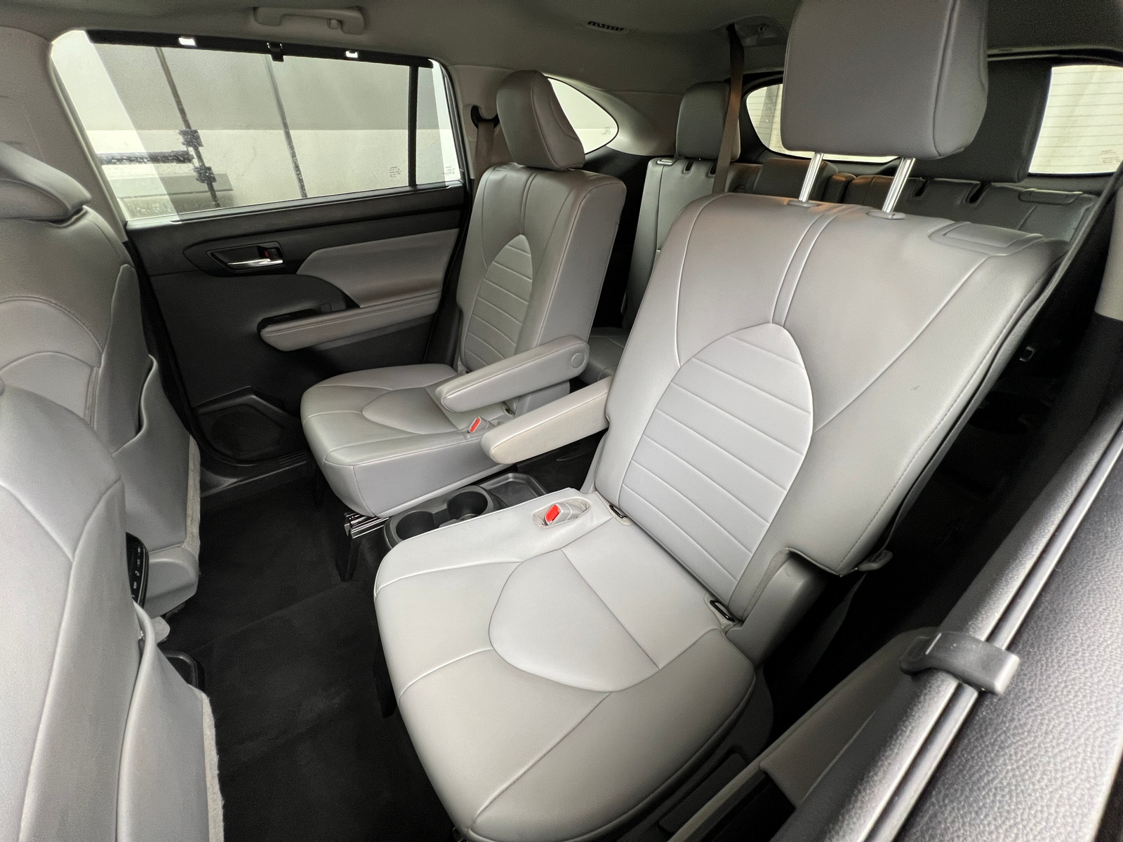 Thumbnail: 2022 Toyota Highlander - 5