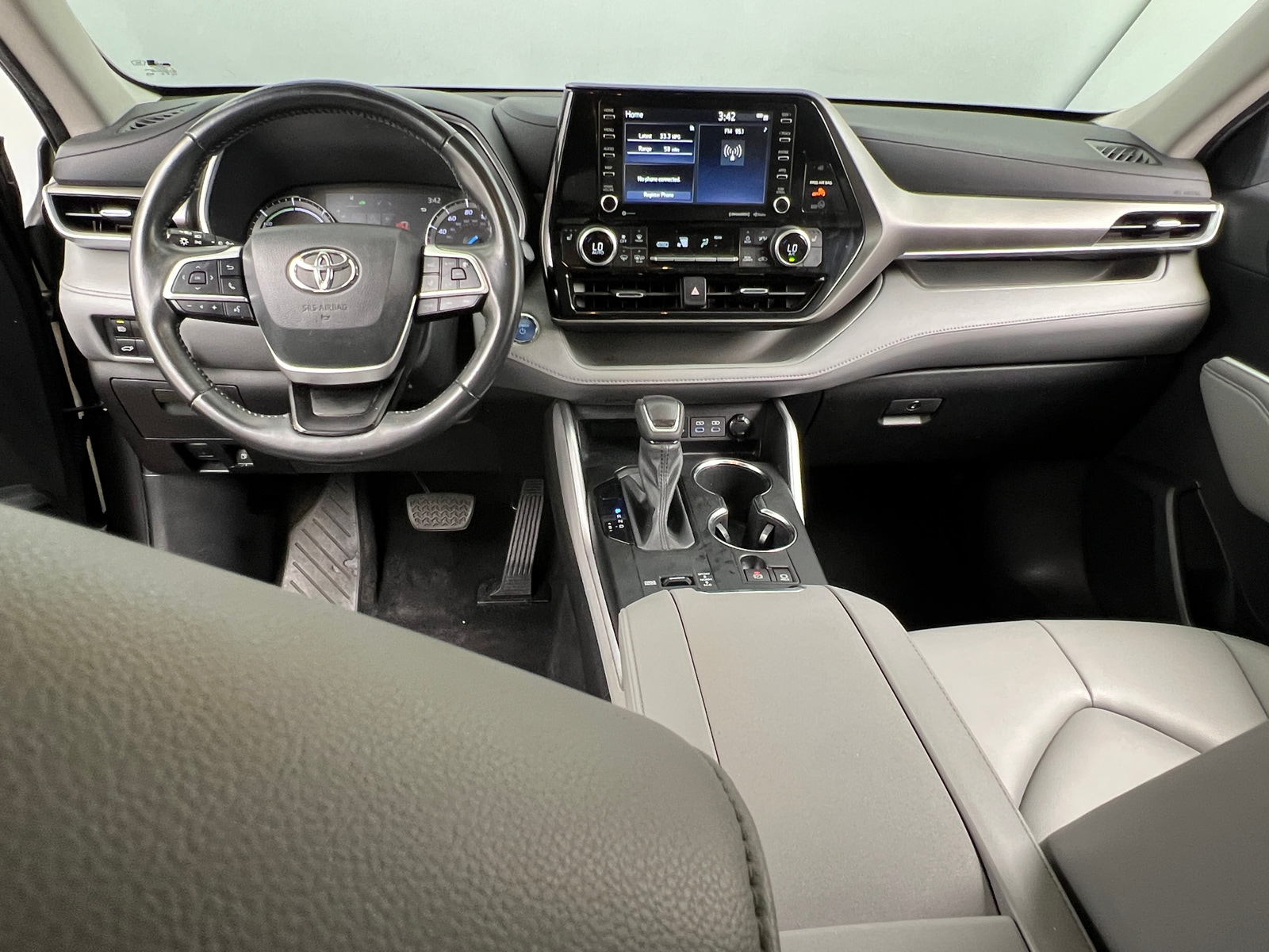 Thumbnail: 2022 Toyota Highlander - 2