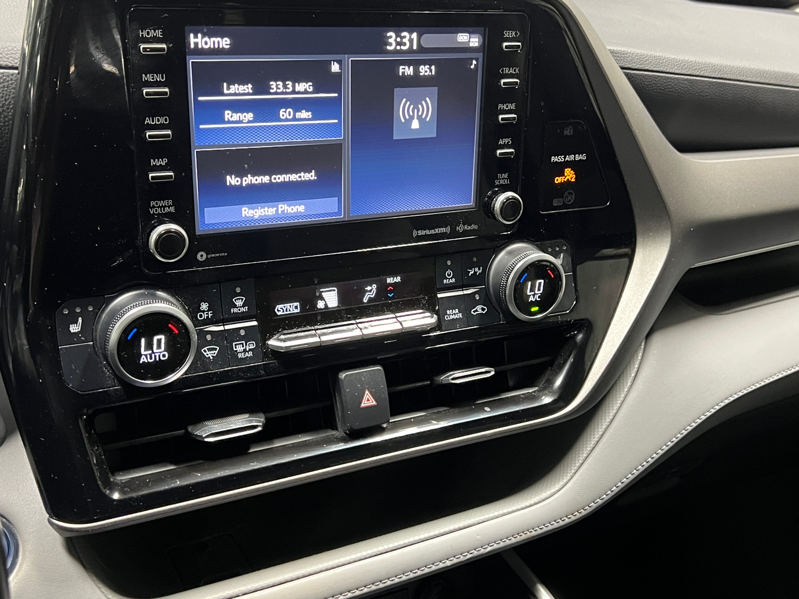 Thumbnail: 2022 Toyota Highlander - 3