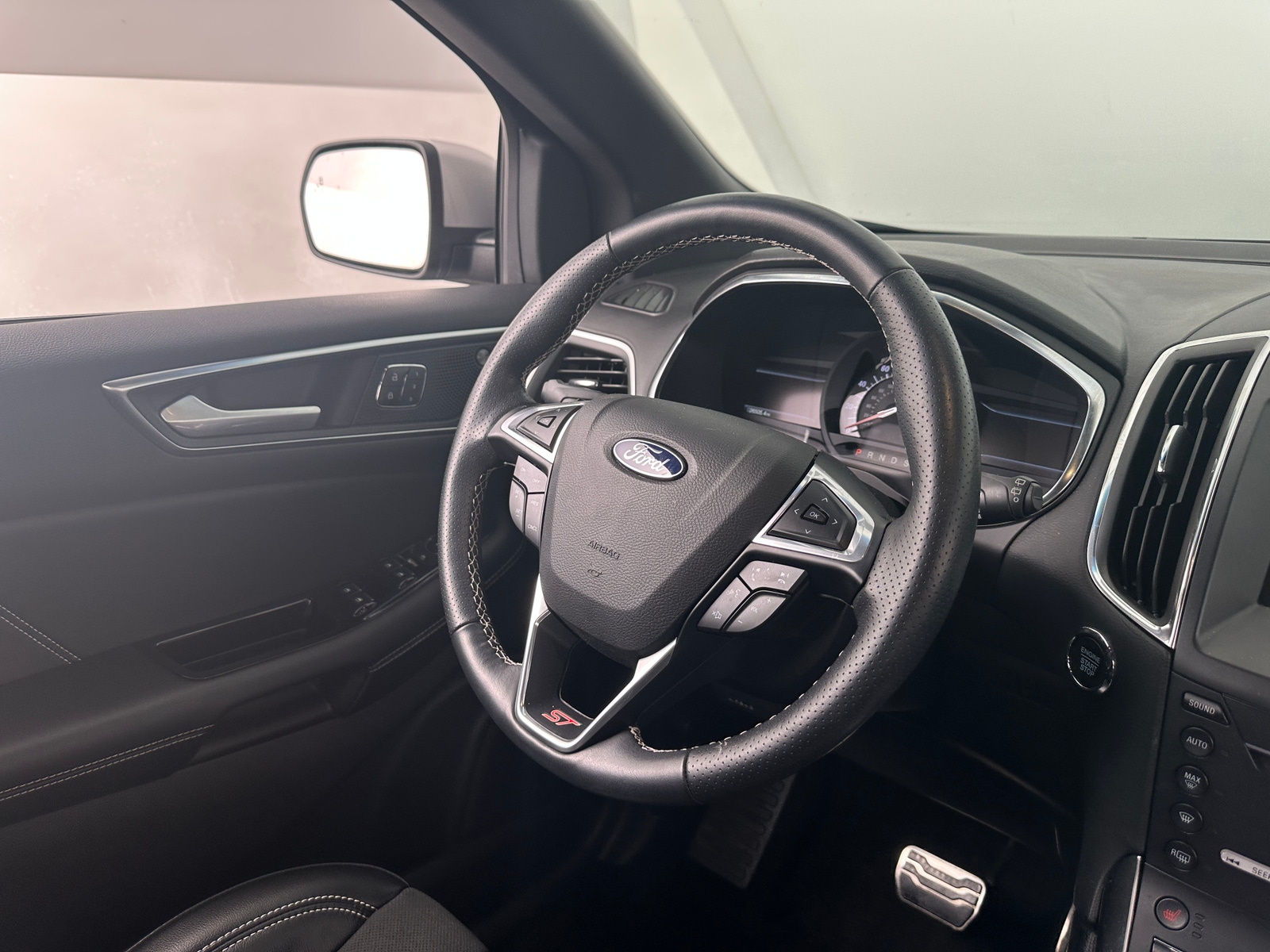 Thumbnail: 2019 Ford Edge - 4