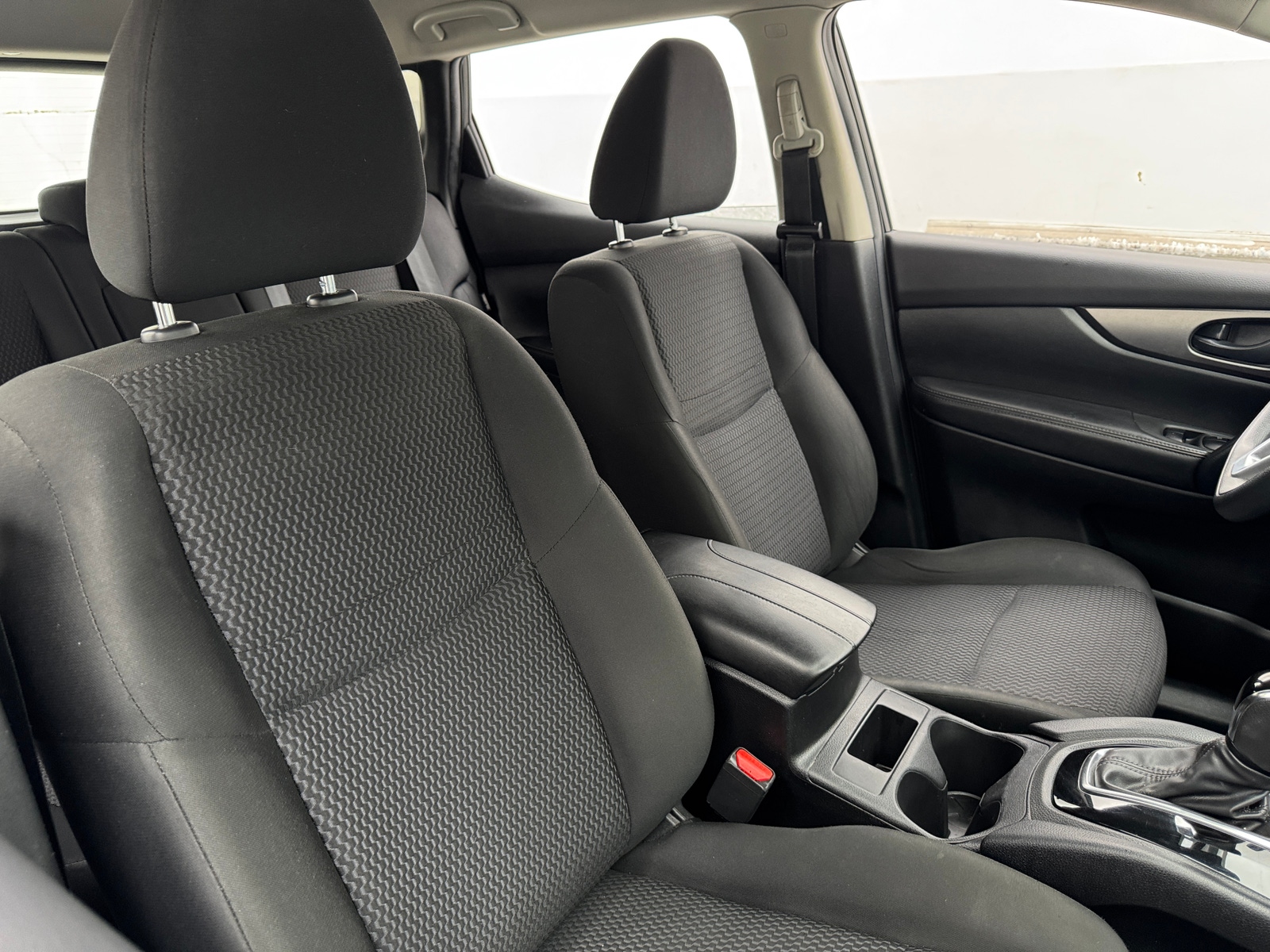 Thumbnail: 2021 Nissan Rogue Sport - 2