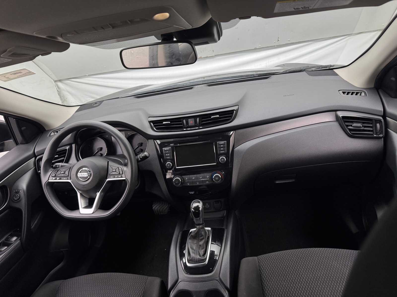 Thumbnail: 2021 Nissan Rogue Sport - 3