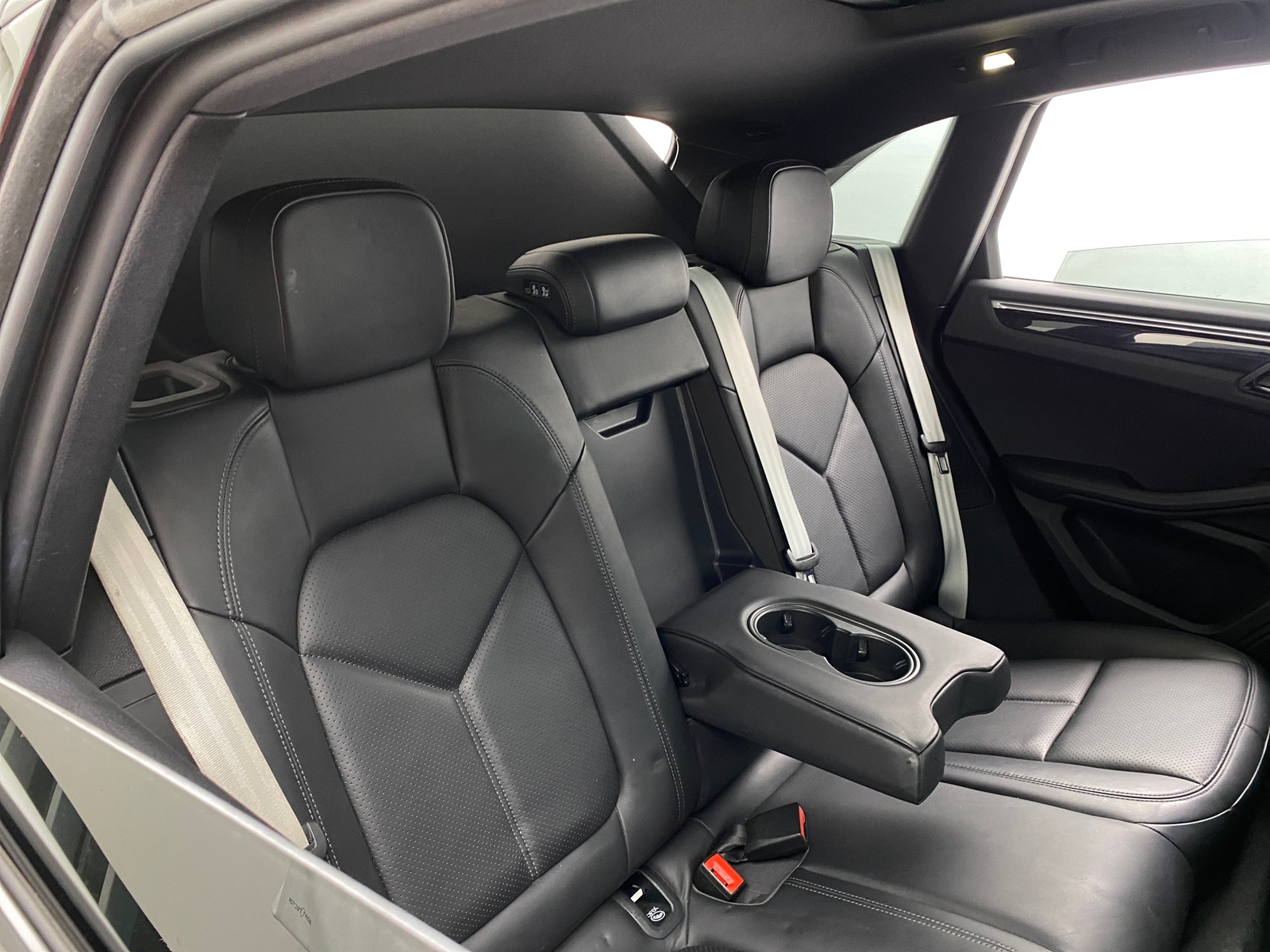 Thumbnail: 2018 Porsche Macan - 6