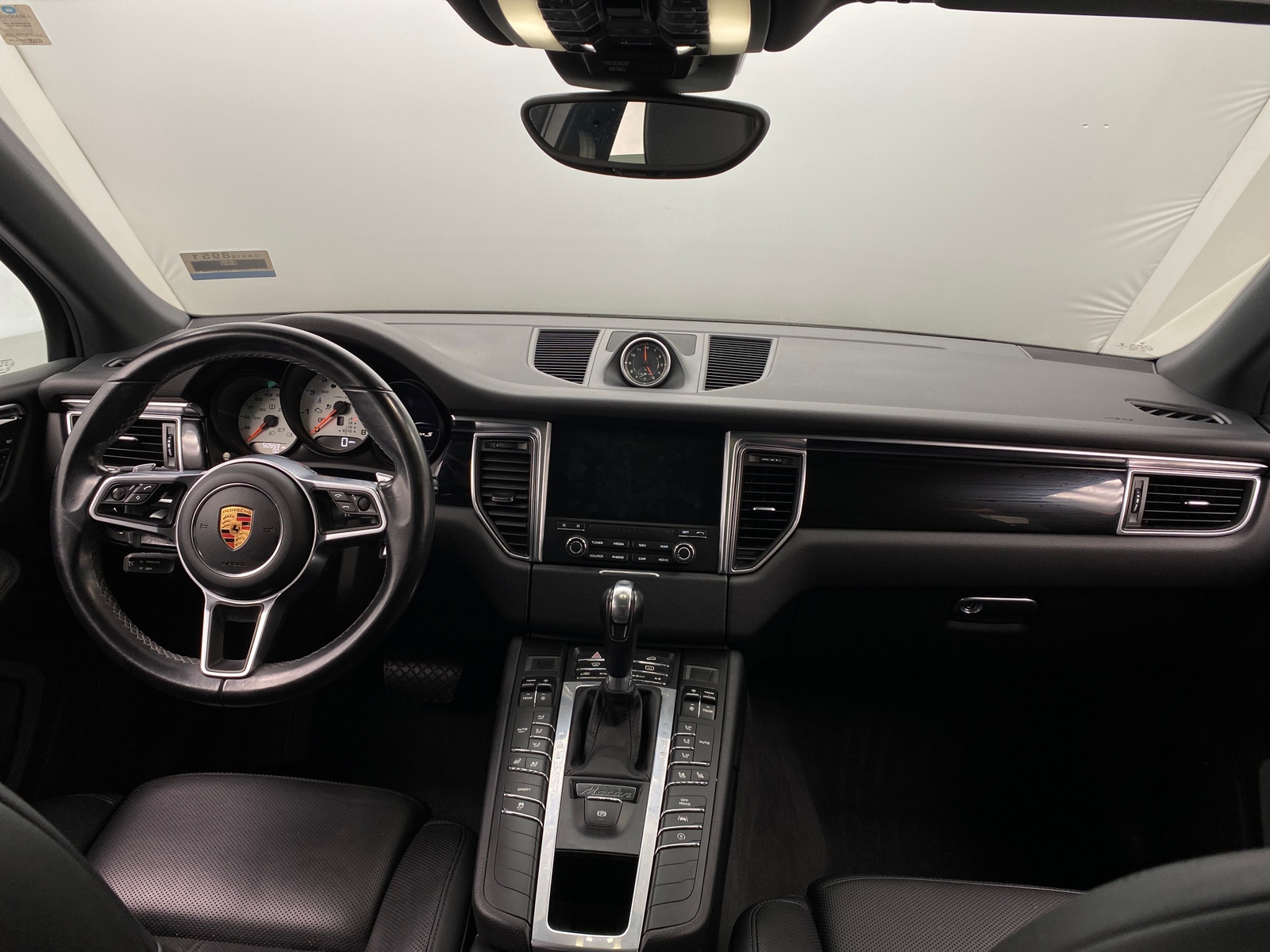 Thumbnail: 2018 Porsche Macan - 3