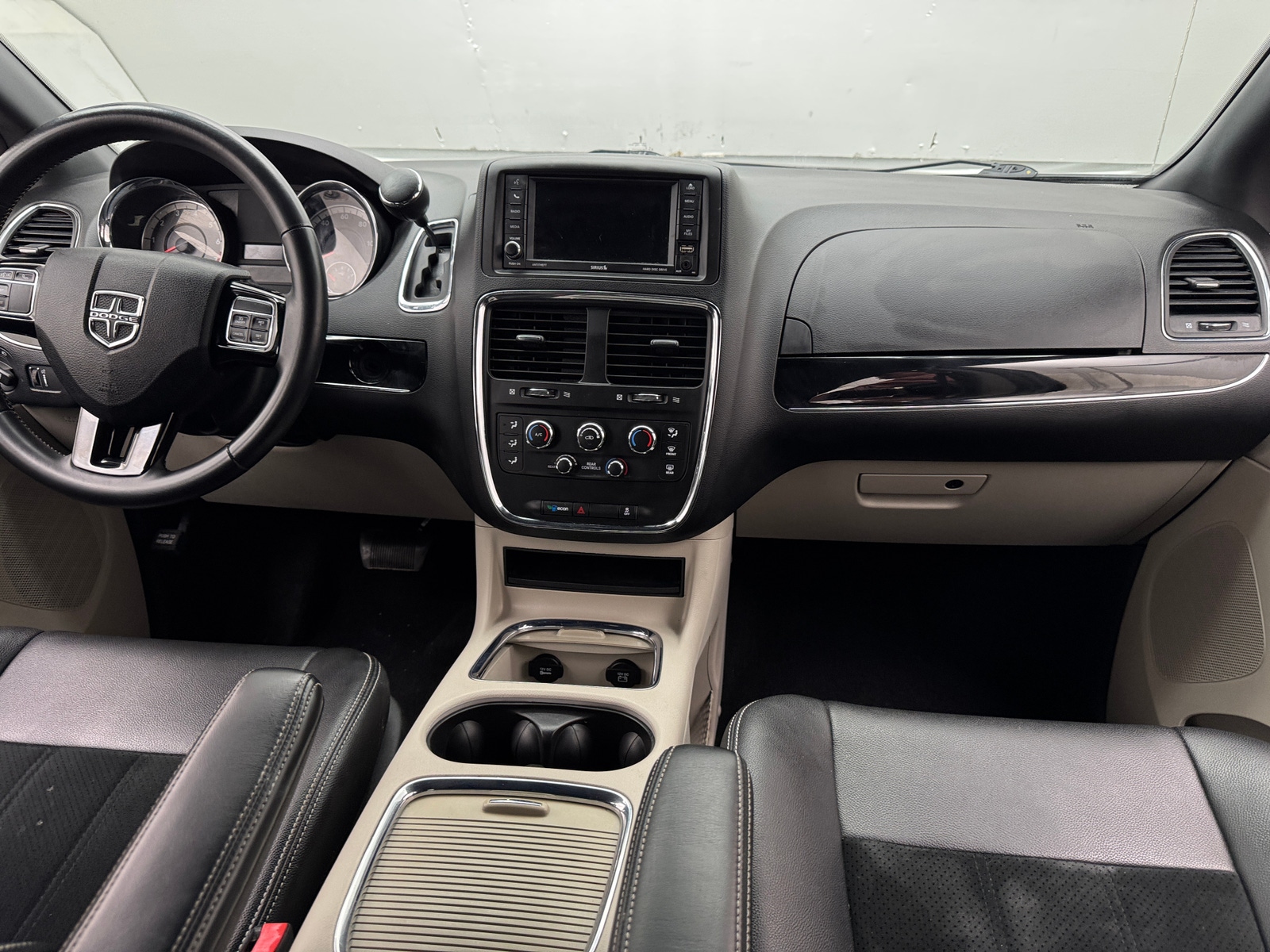 Thumbnail: 2018 Dodge Grand Caravan - 2
