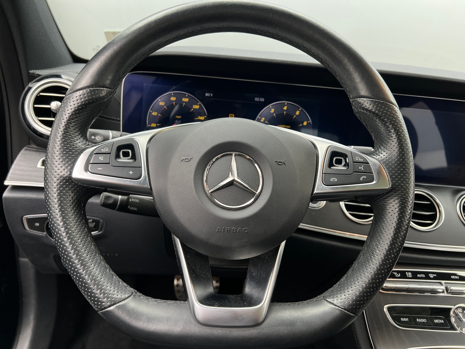 Thumbnail: 2018 Mercedes-Benz E-Class - 4