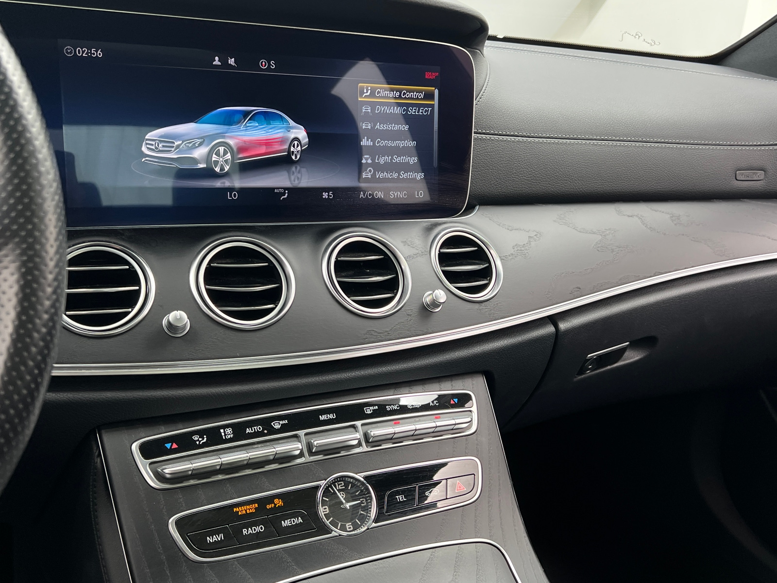 Thumbnail: 2018 Mercedes-Benz E-Class - 3