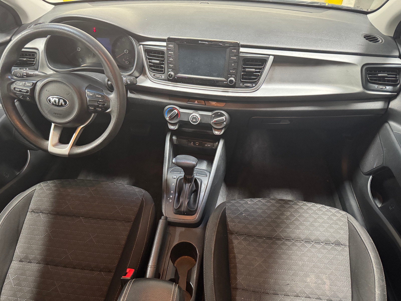 Thumbnail: 2020 Kia Rio - 3