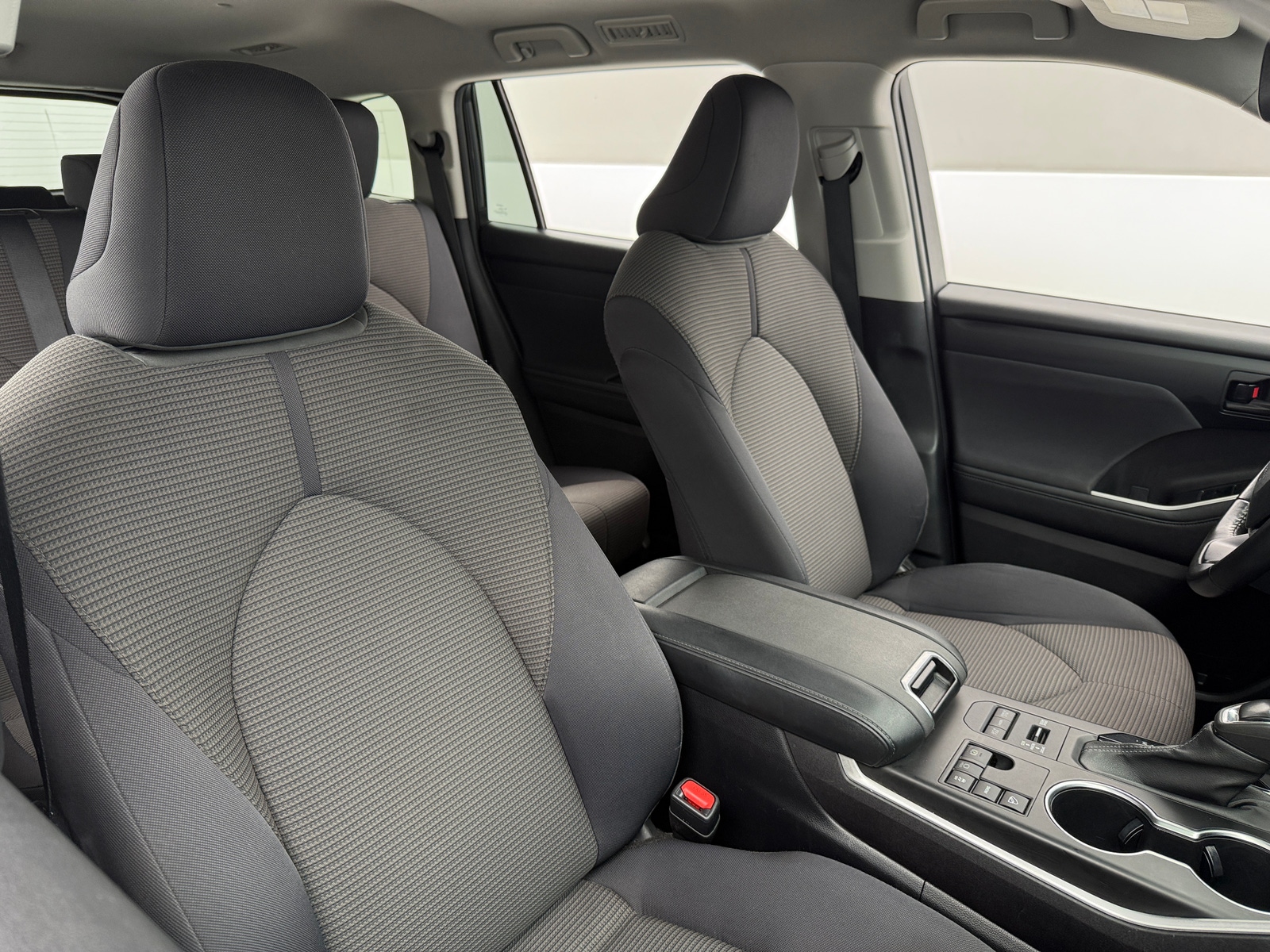 Thumbnail: 2023 Toyota Highlander - 2