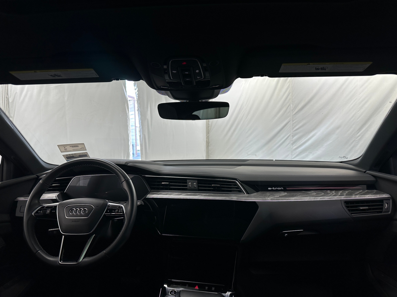 Thumbnail: 2022 Audi e-tron - 2