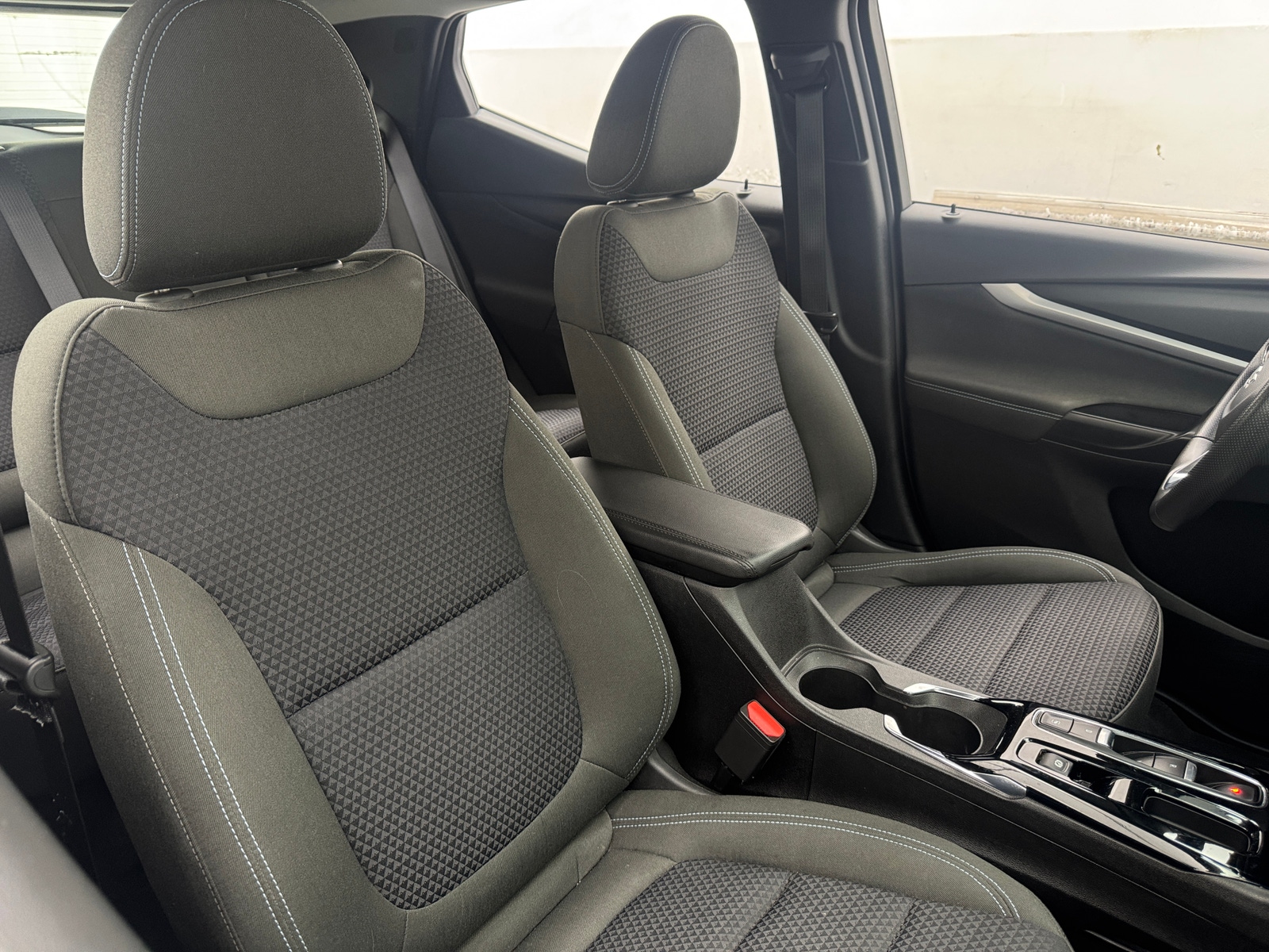 Thumbnail: 2023 Chevrolet Bolt EUV - 2