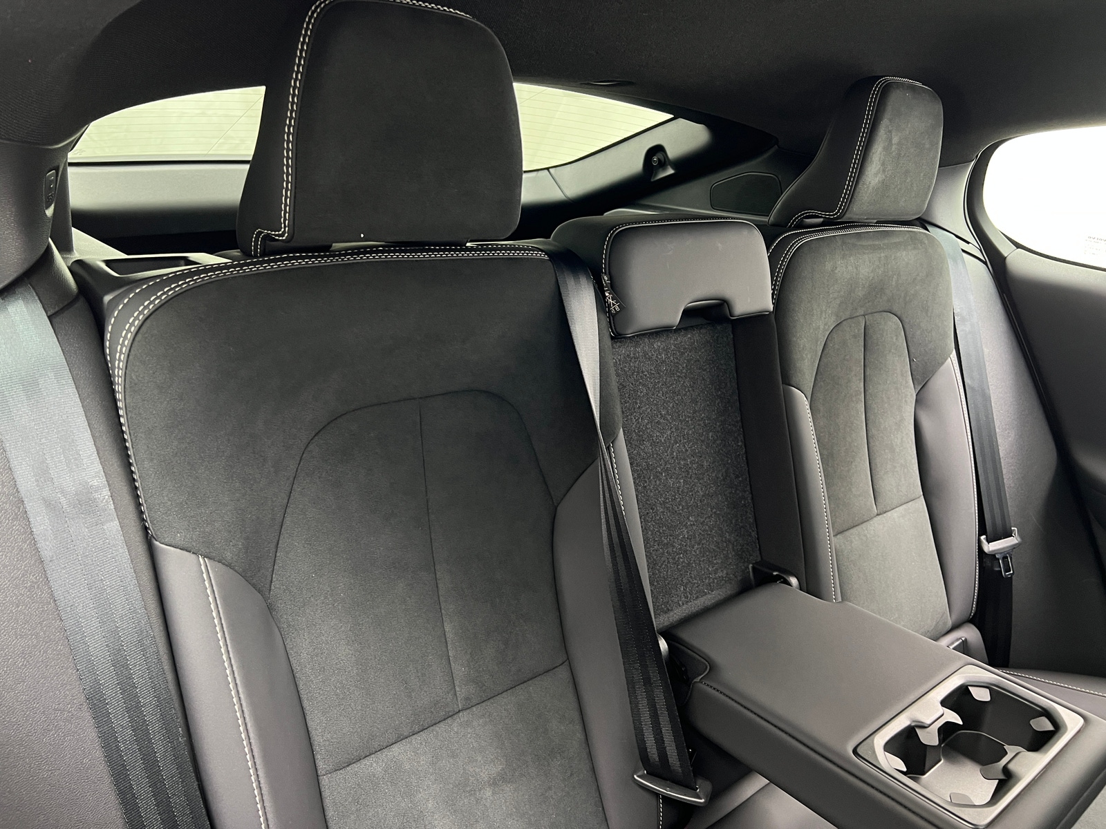 Thumbnail: 2023 Volvo C40 - 6