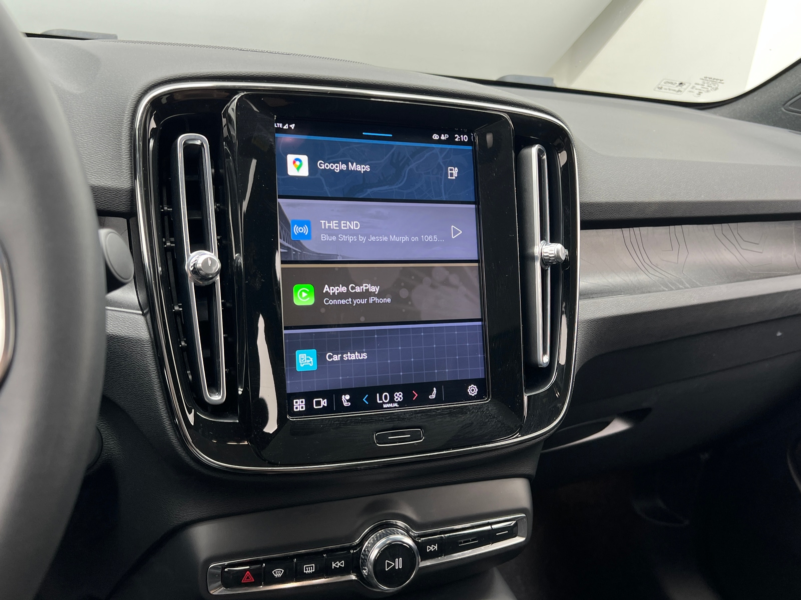 Thumbnail: 2023 Volvo C40 - 4