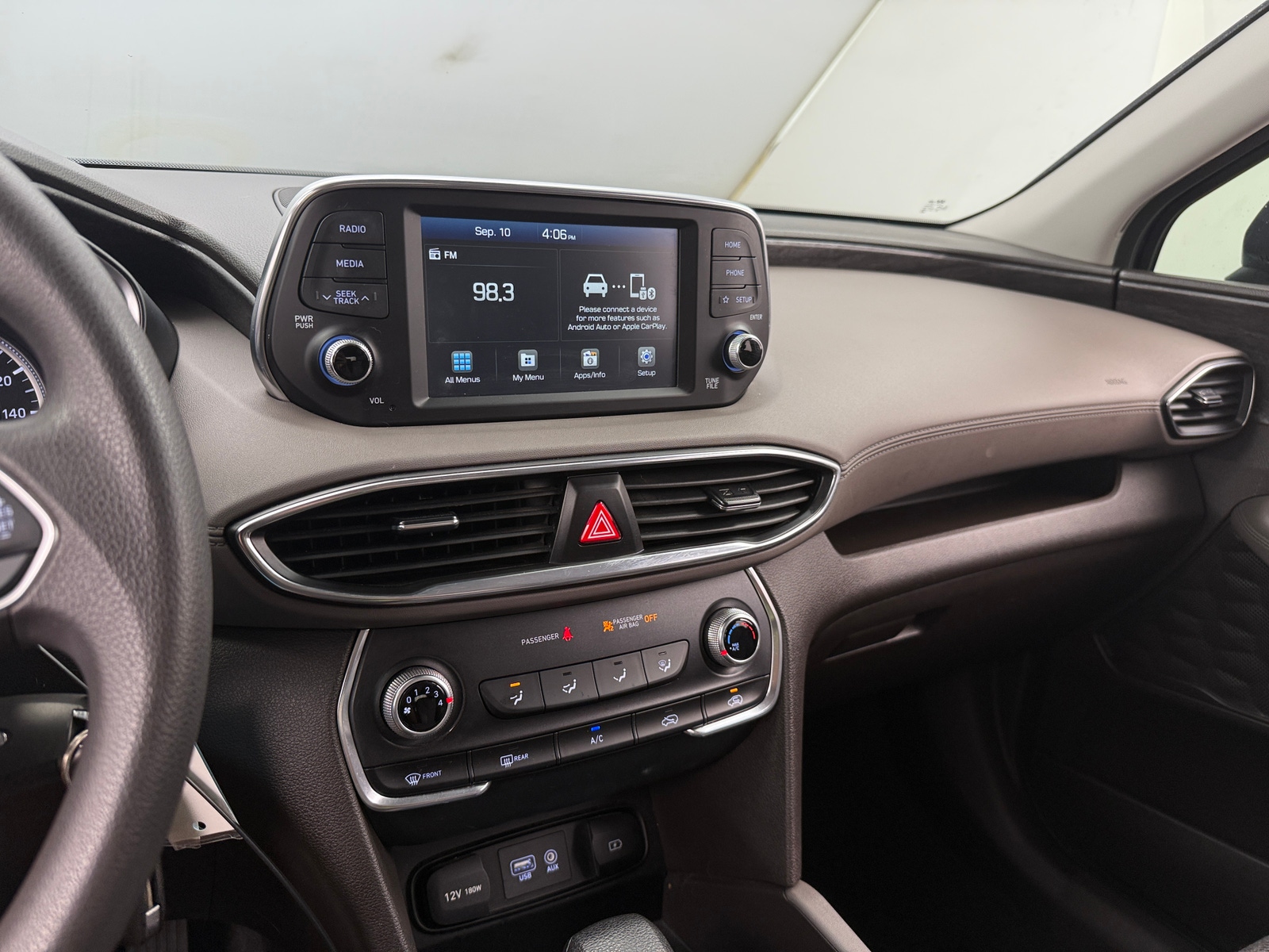 Thumbnail: 2020 Hyundai Santa Fe - 4