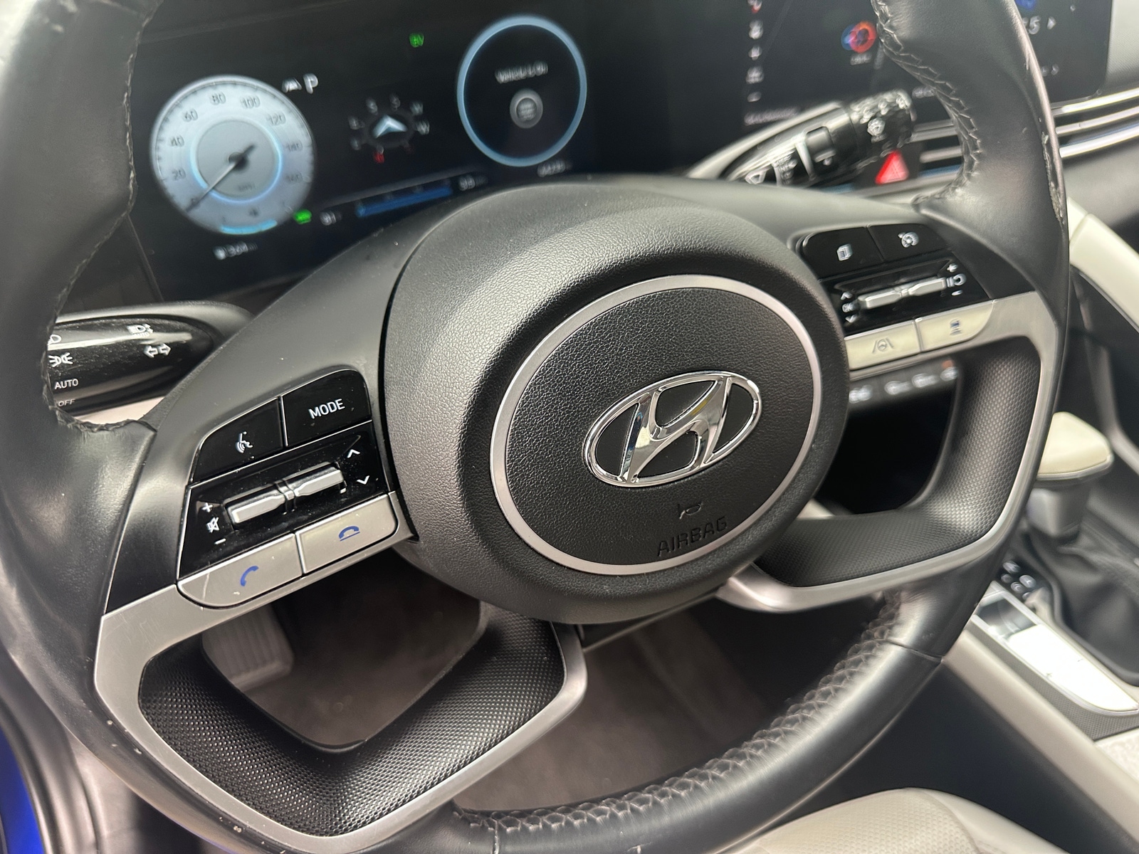 Thumbnail: 2023 Hyundai Elantra - 4