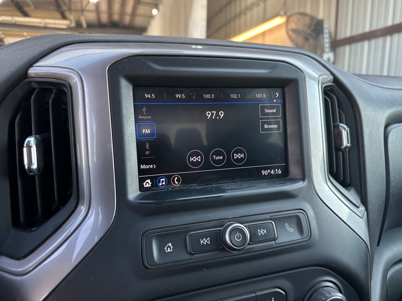 Thumbnail: 2021 Chevrolet Silverado 1500 - 4