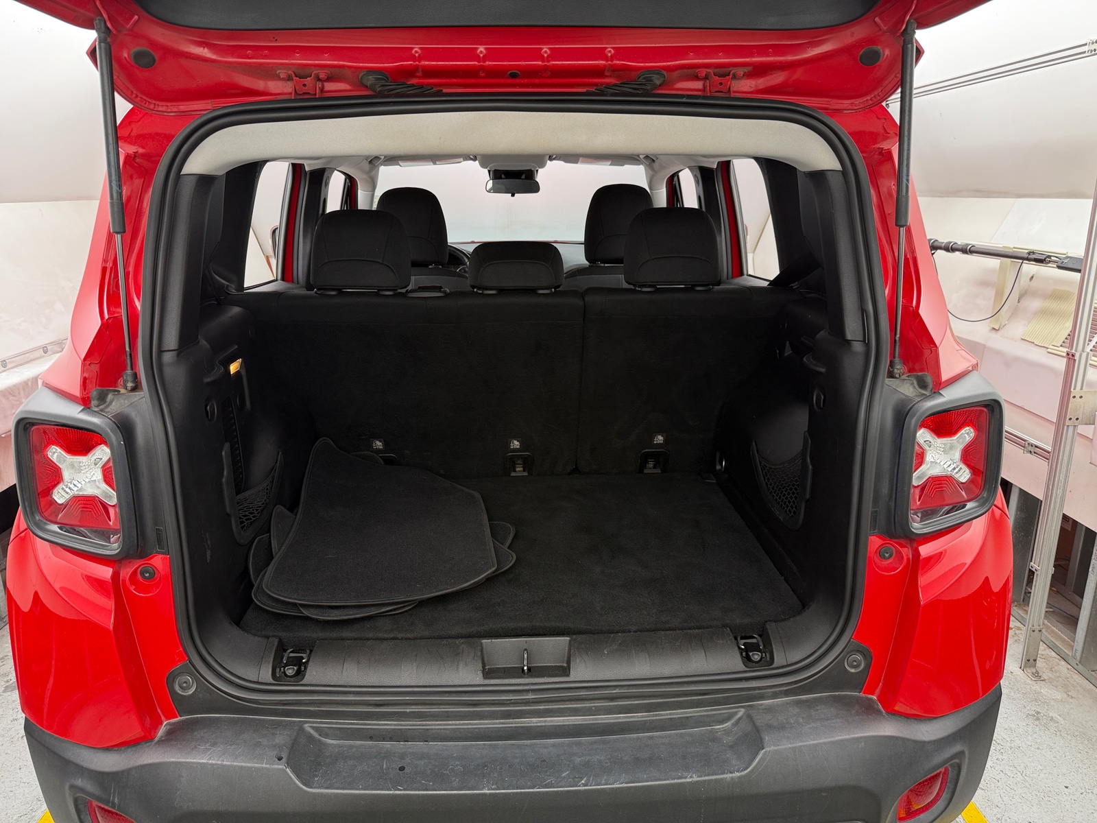 Thumbnail: 2019 Jeep Renegade - 7