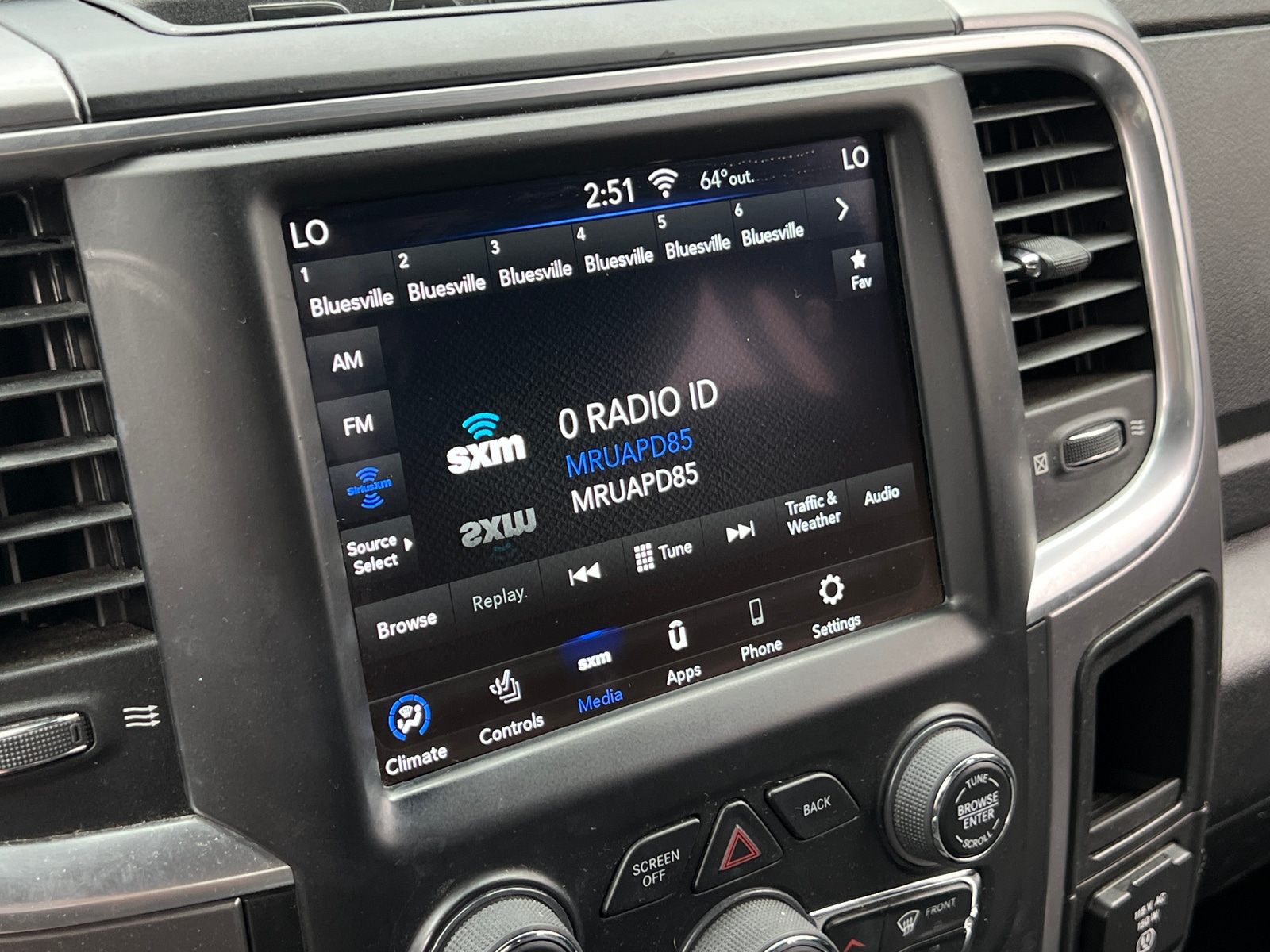 Thumbnail: 2021 RAM 1500 Classic - 4