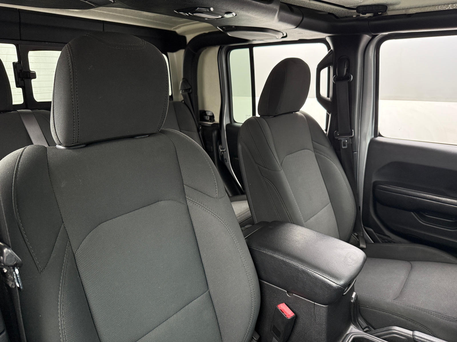 Thumbnail: 2020 Jeep Gladiator - 2