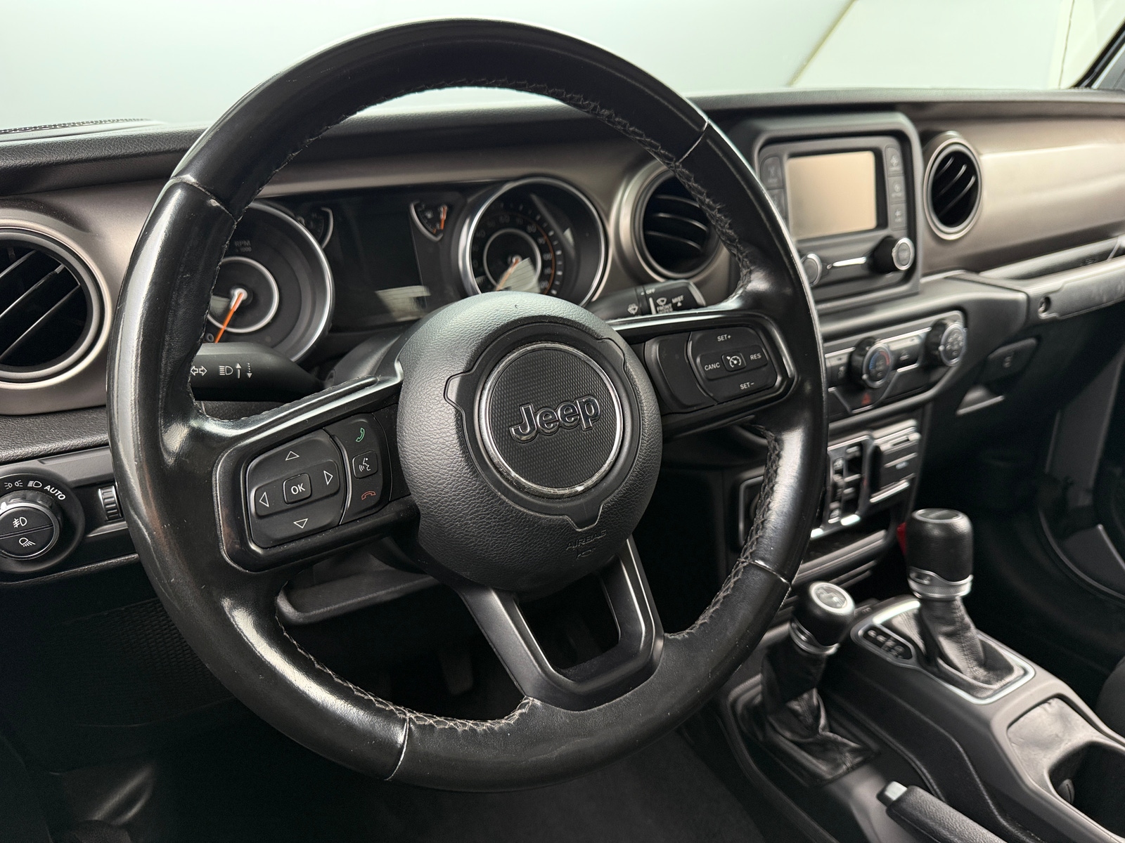Thumbnail: 2020 Jeep Gladiator - 5