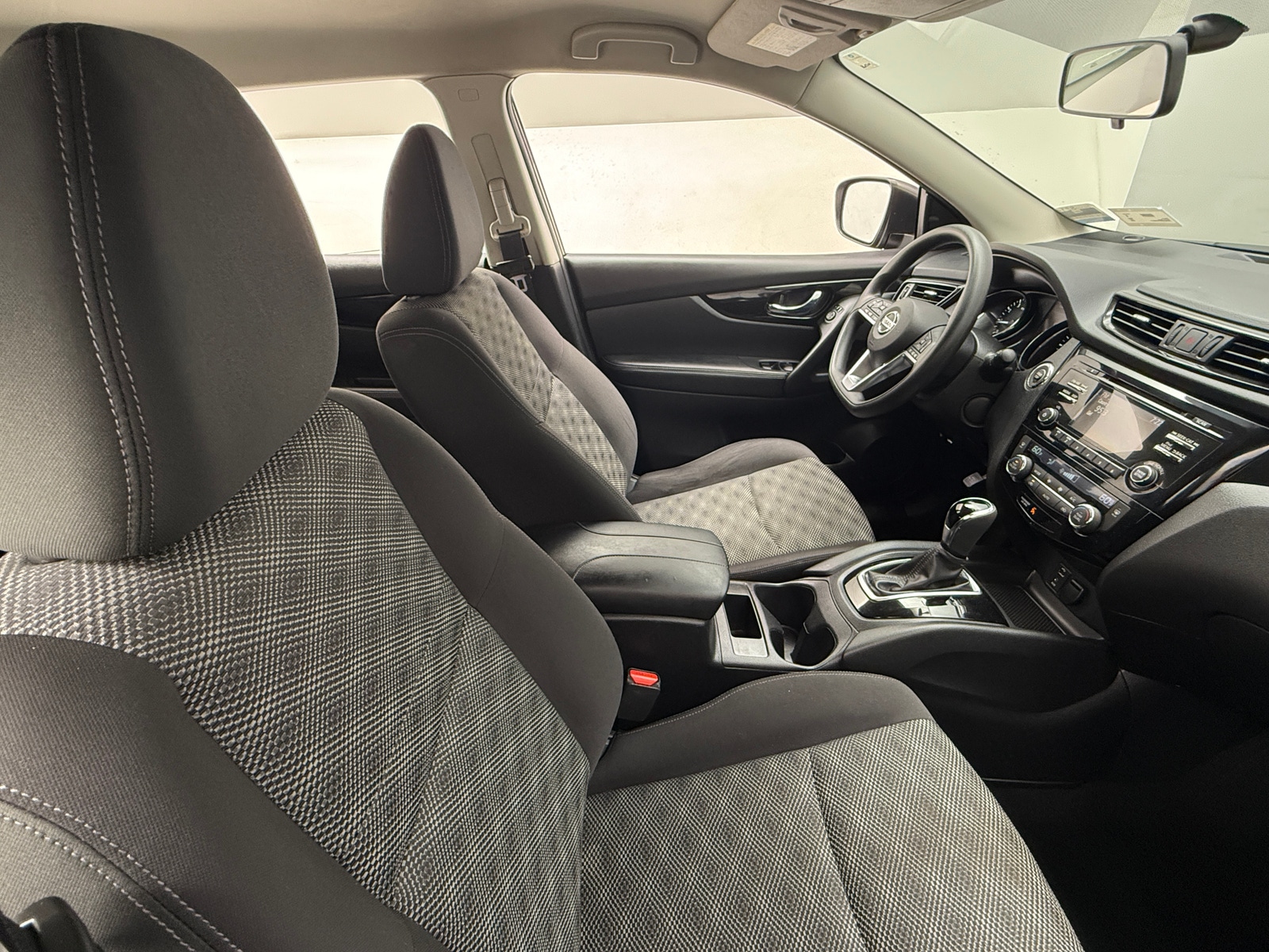 Thumbnail: 2018 Nissan Rogue Sport - 2