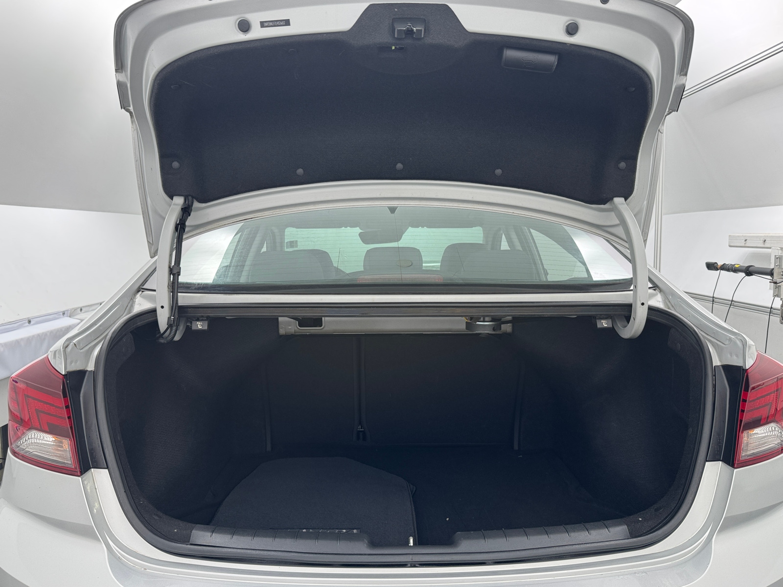Thumbnail: 2020 Hyundai Elantra - 6