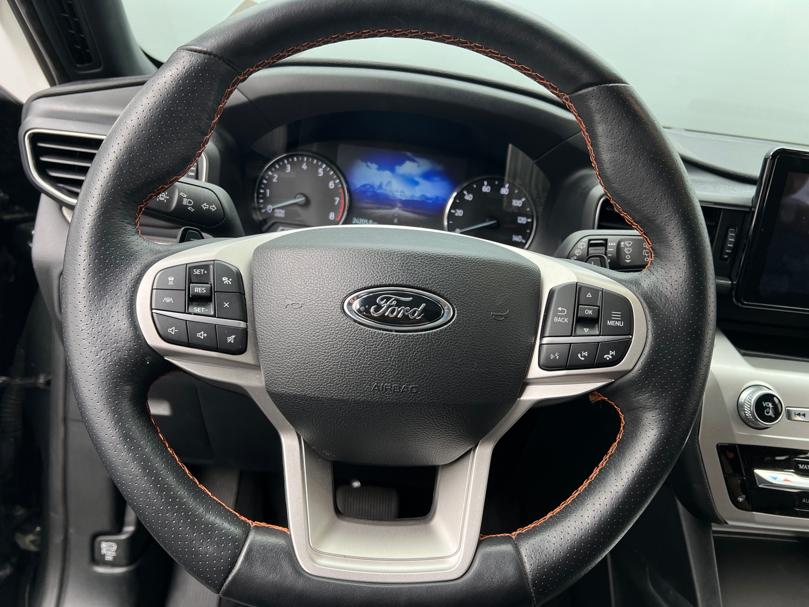 Thumbnail: 2022 Ford Explorer - 4