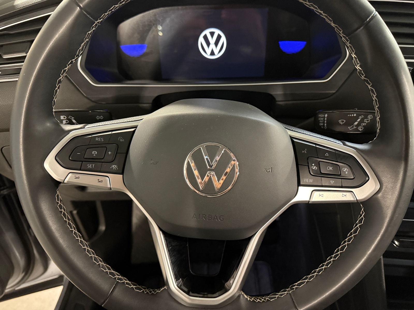 Thumbnail: 2024 Volkswagen Tiguan - 4