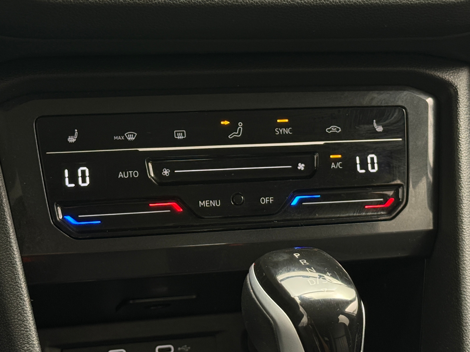 Thumbnail: 2024 Volkswagen Tiguan - 3
