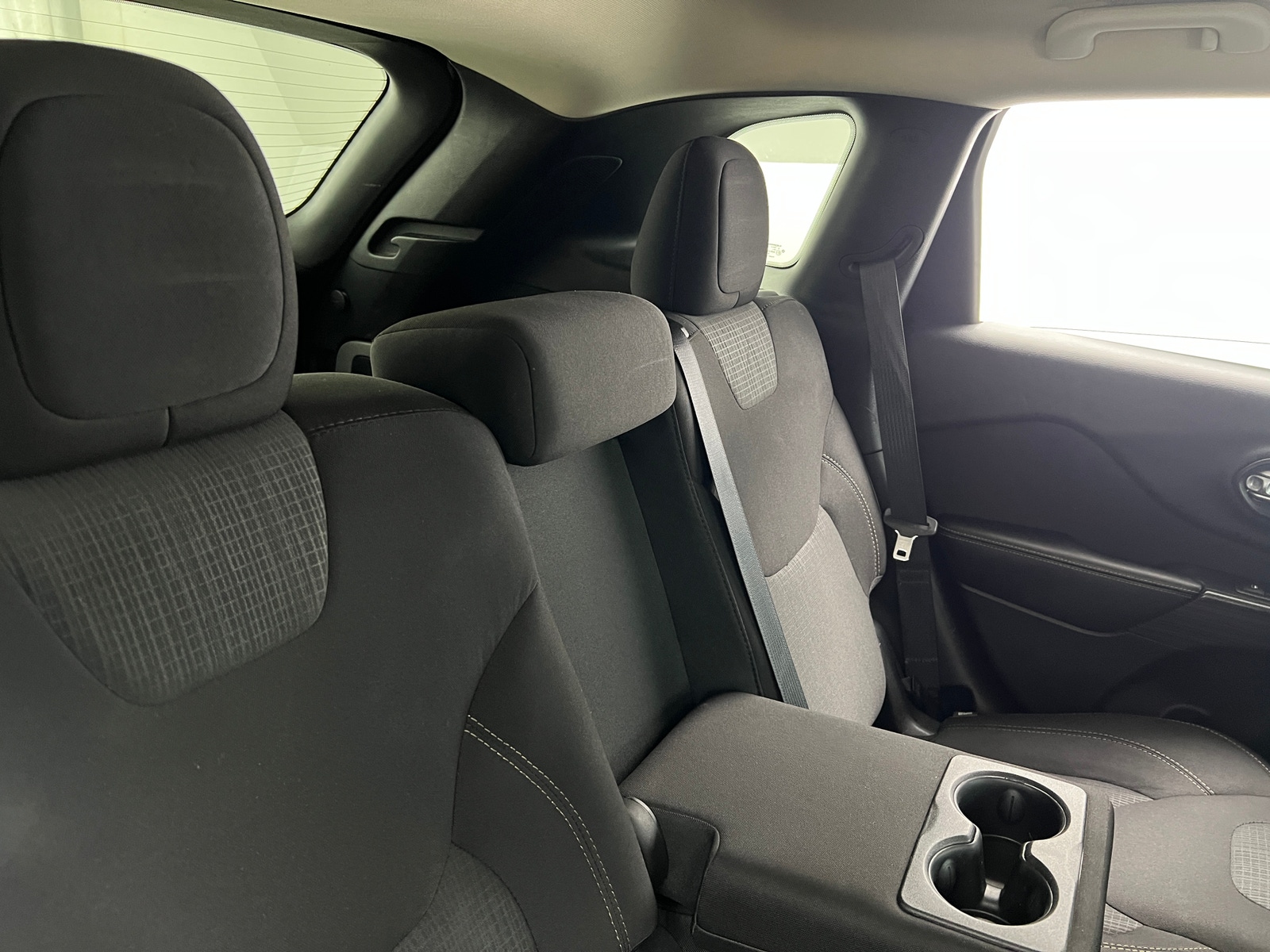 Thumbnail: 2016 Jeep Cherokee - 6