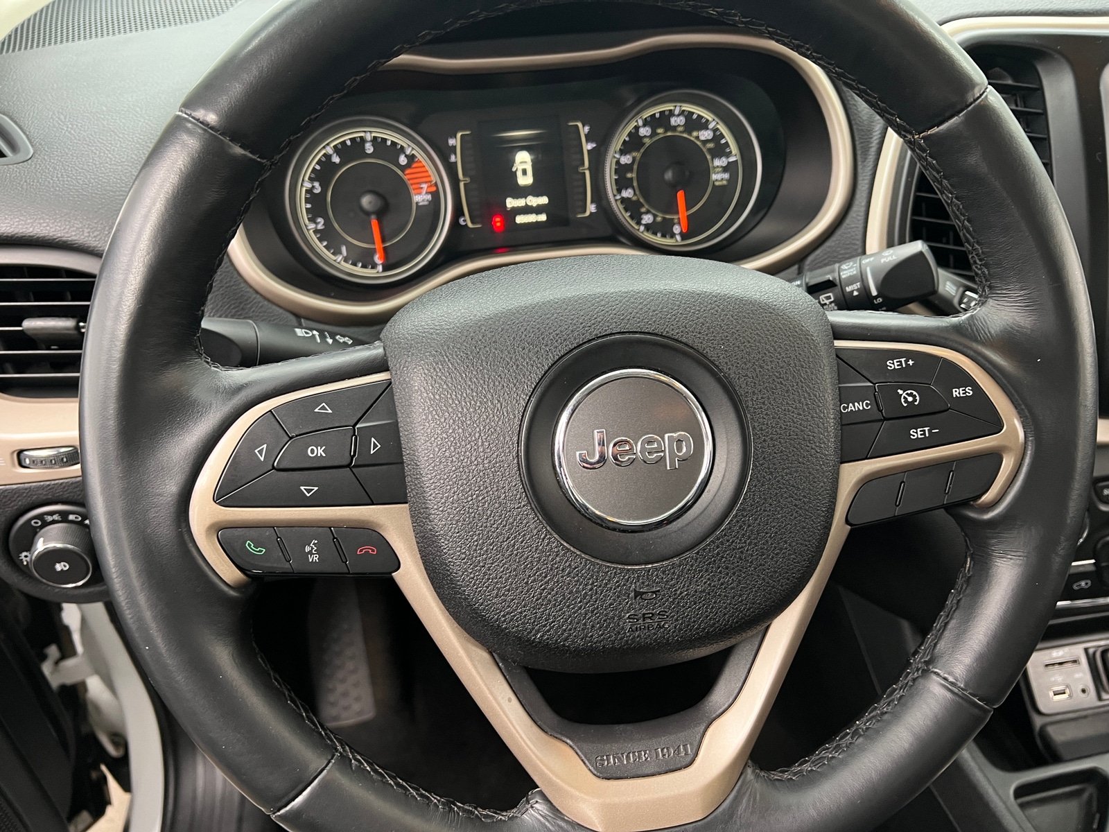 Thumbnail: 2016 Jeep Cherokee - 5