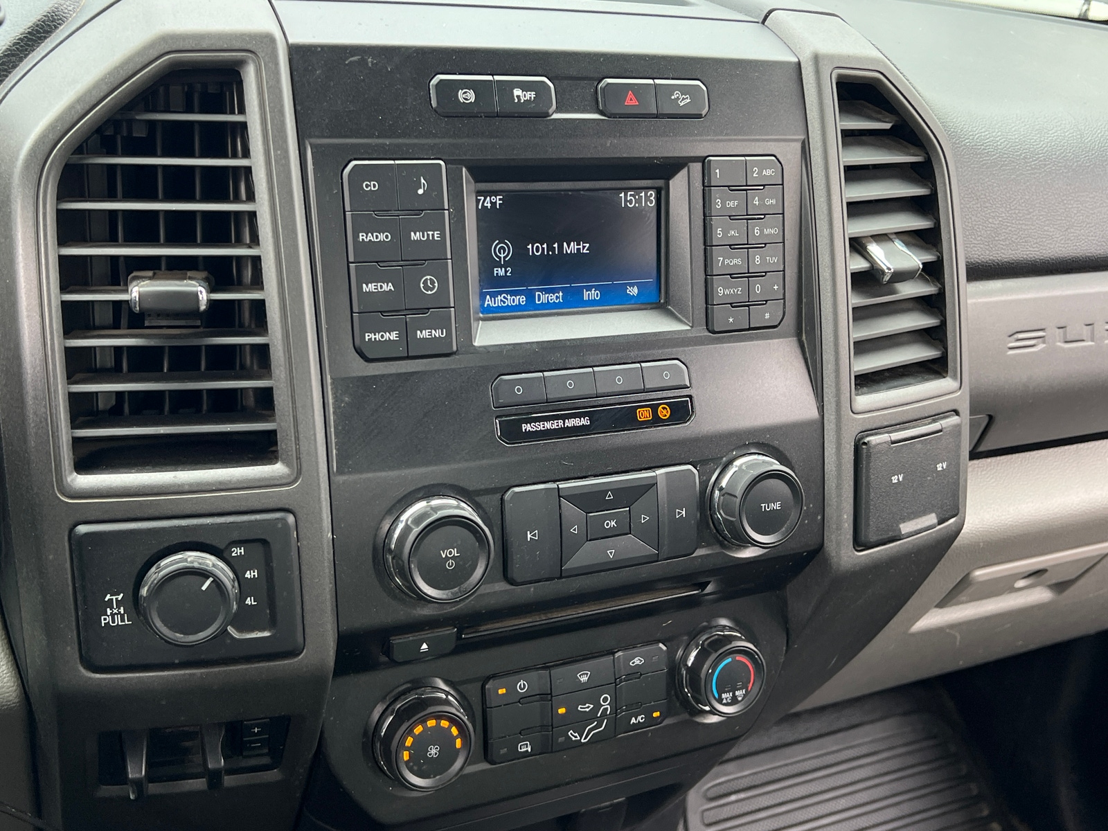 Thumbnail: 2017 Ford Econoline - 3