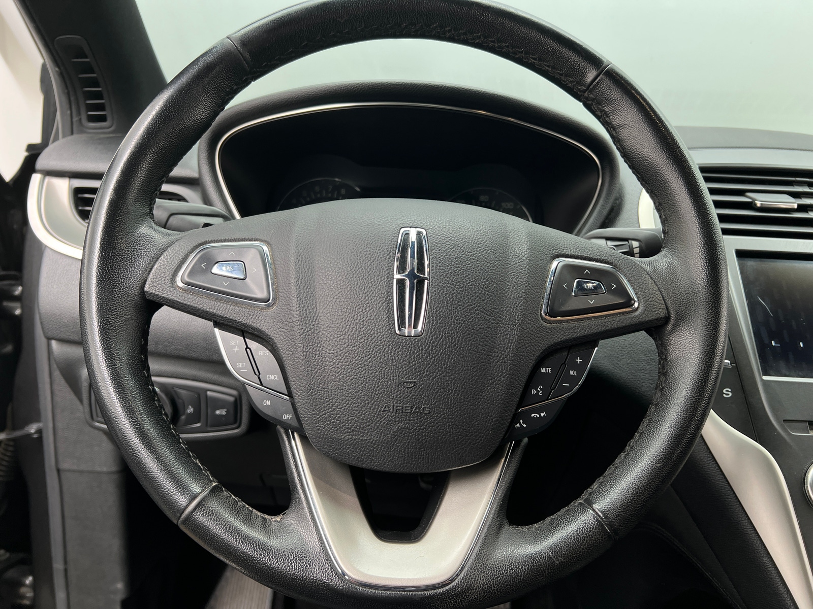 Thumbnail: 2018 Lincoln MKC - 4