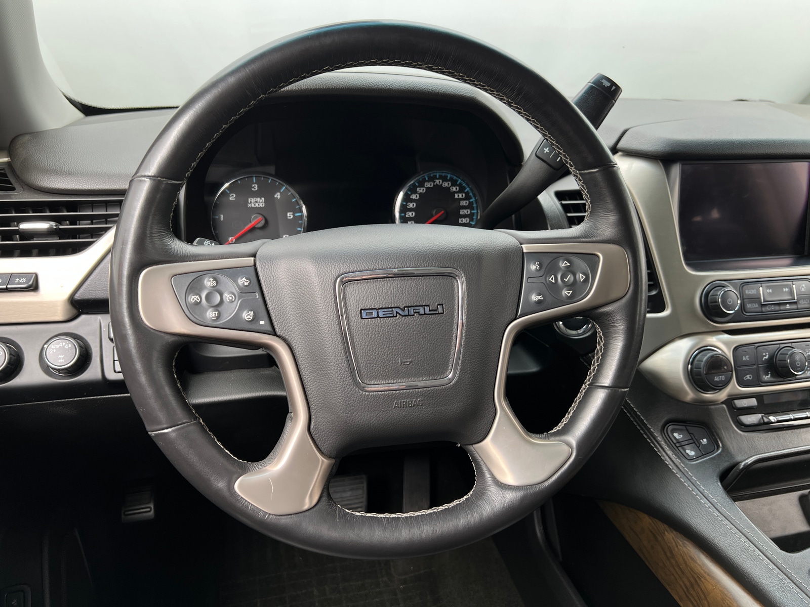 Thumbnail: 2018 GMC Yukon XL - 5