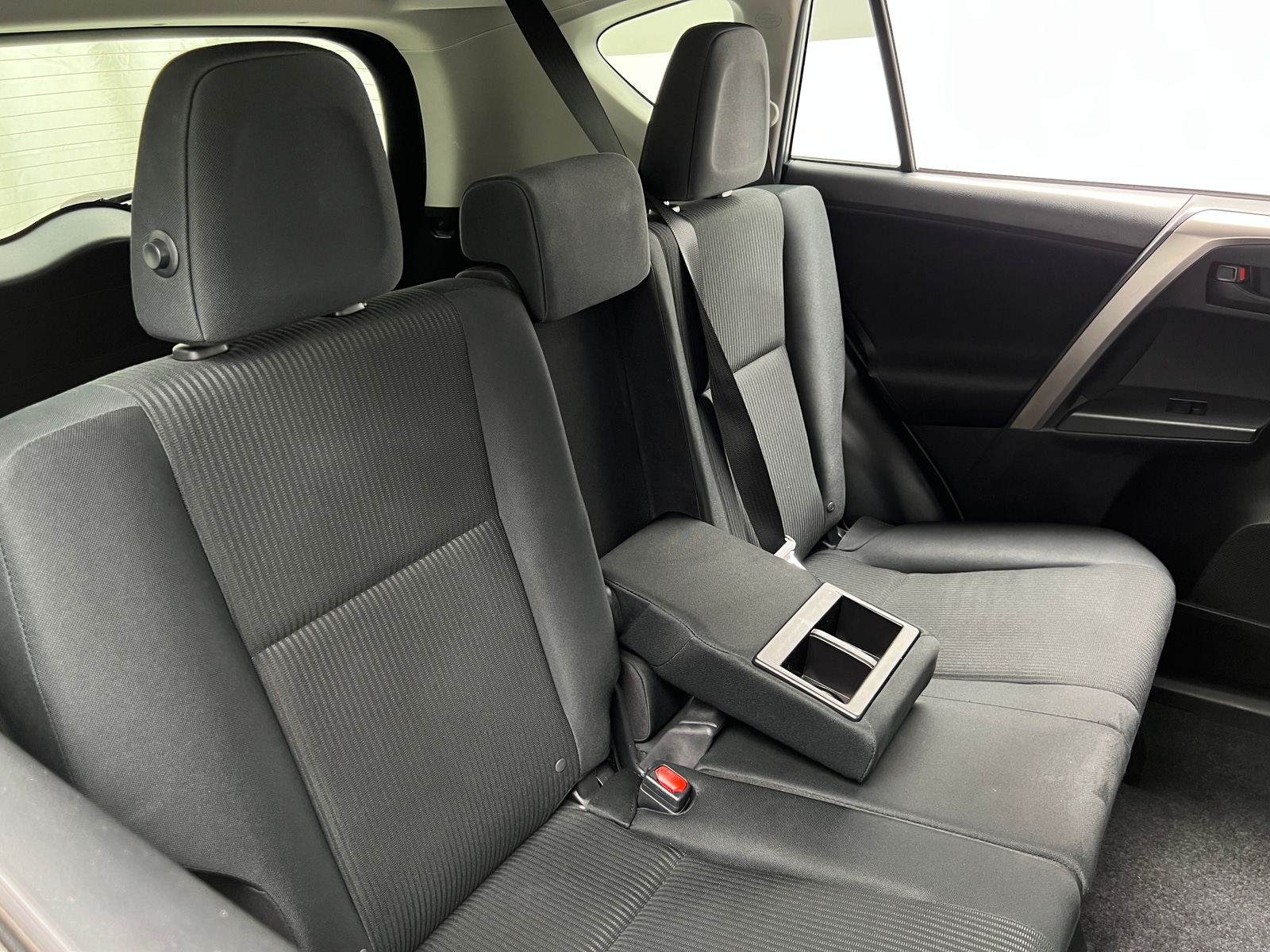 Thumbnail: 2018 Toyota RAV4 - 6