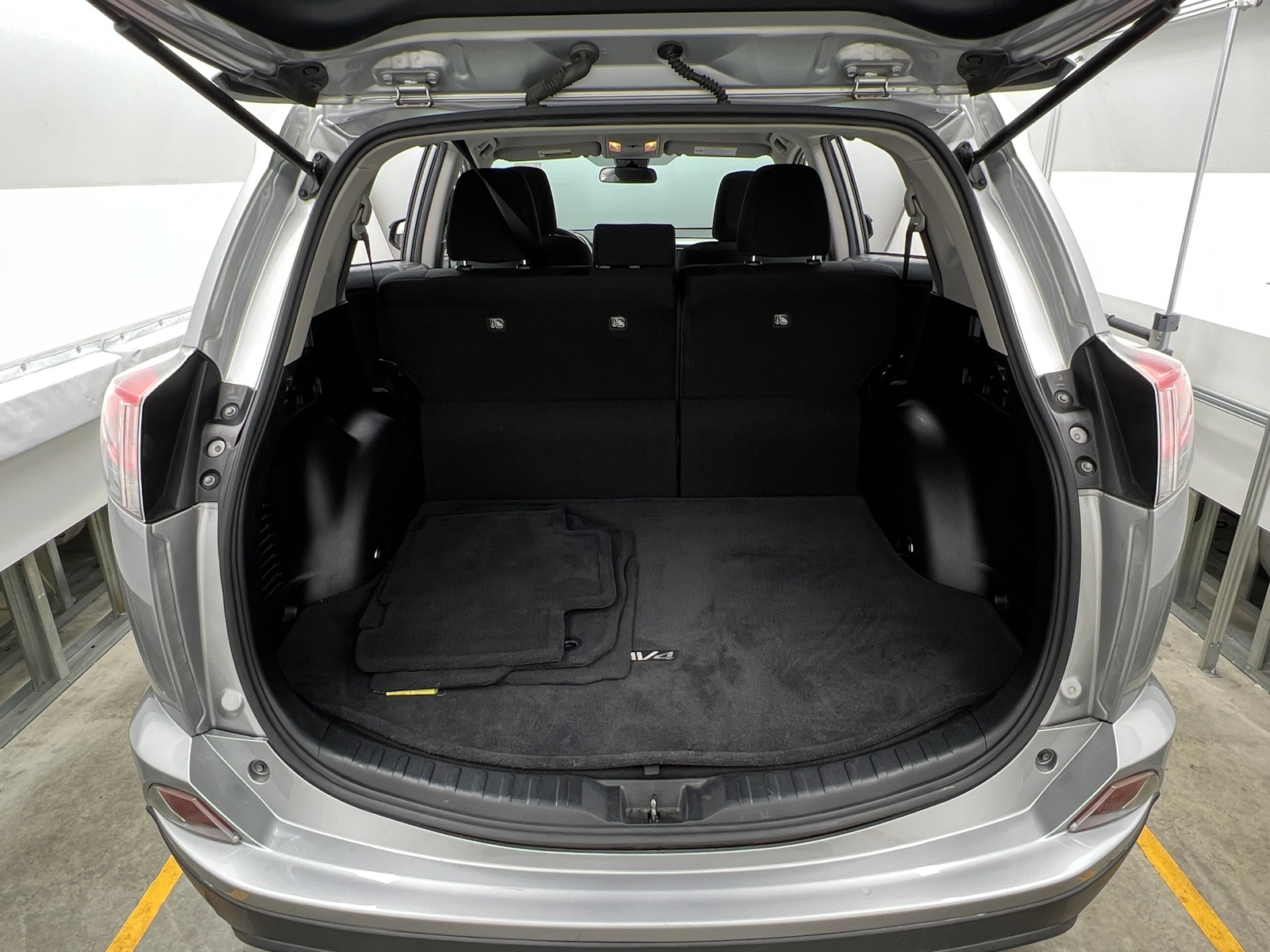 Thumbnail: 2018 Toyota RAV4 - 7