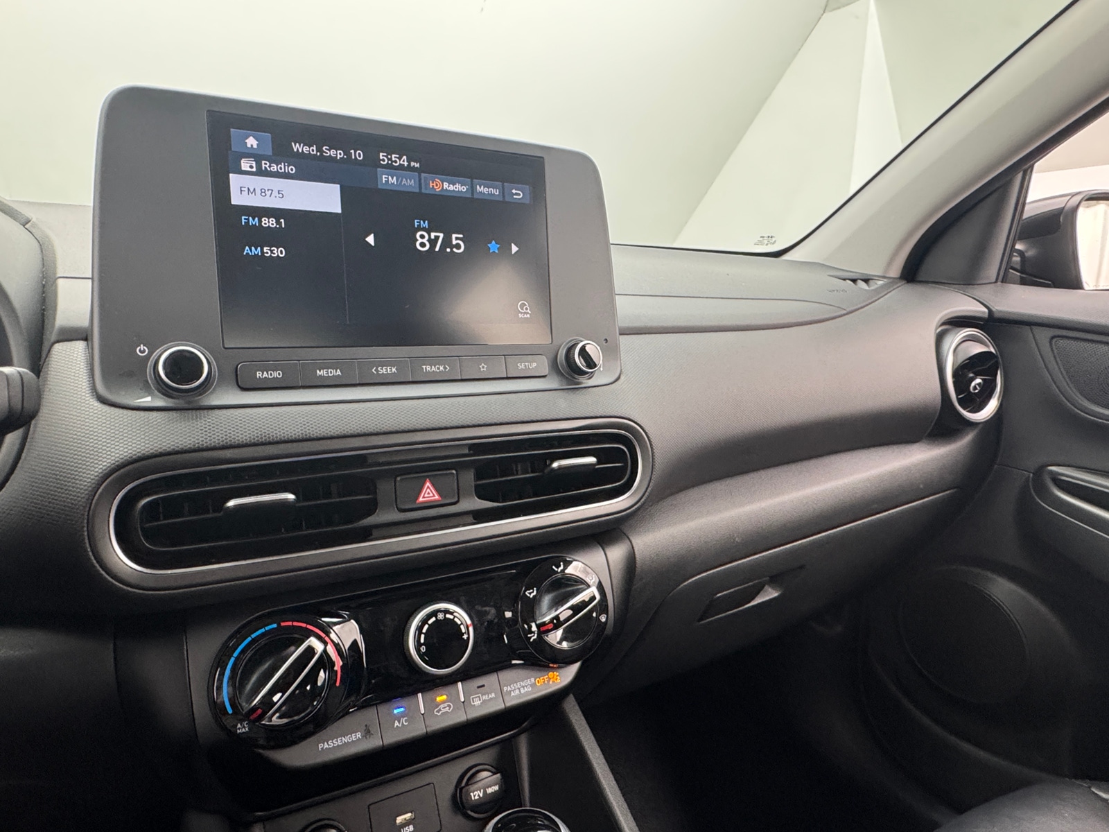 Thumbnail: 2023 Hyundai Kona - 4