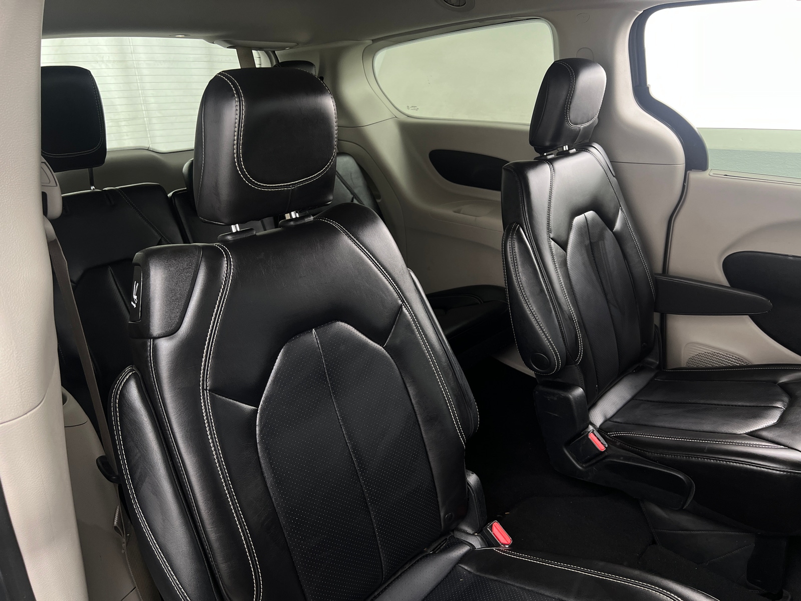 Thumbnail: 2023 Chrysler Pacifica - 5
