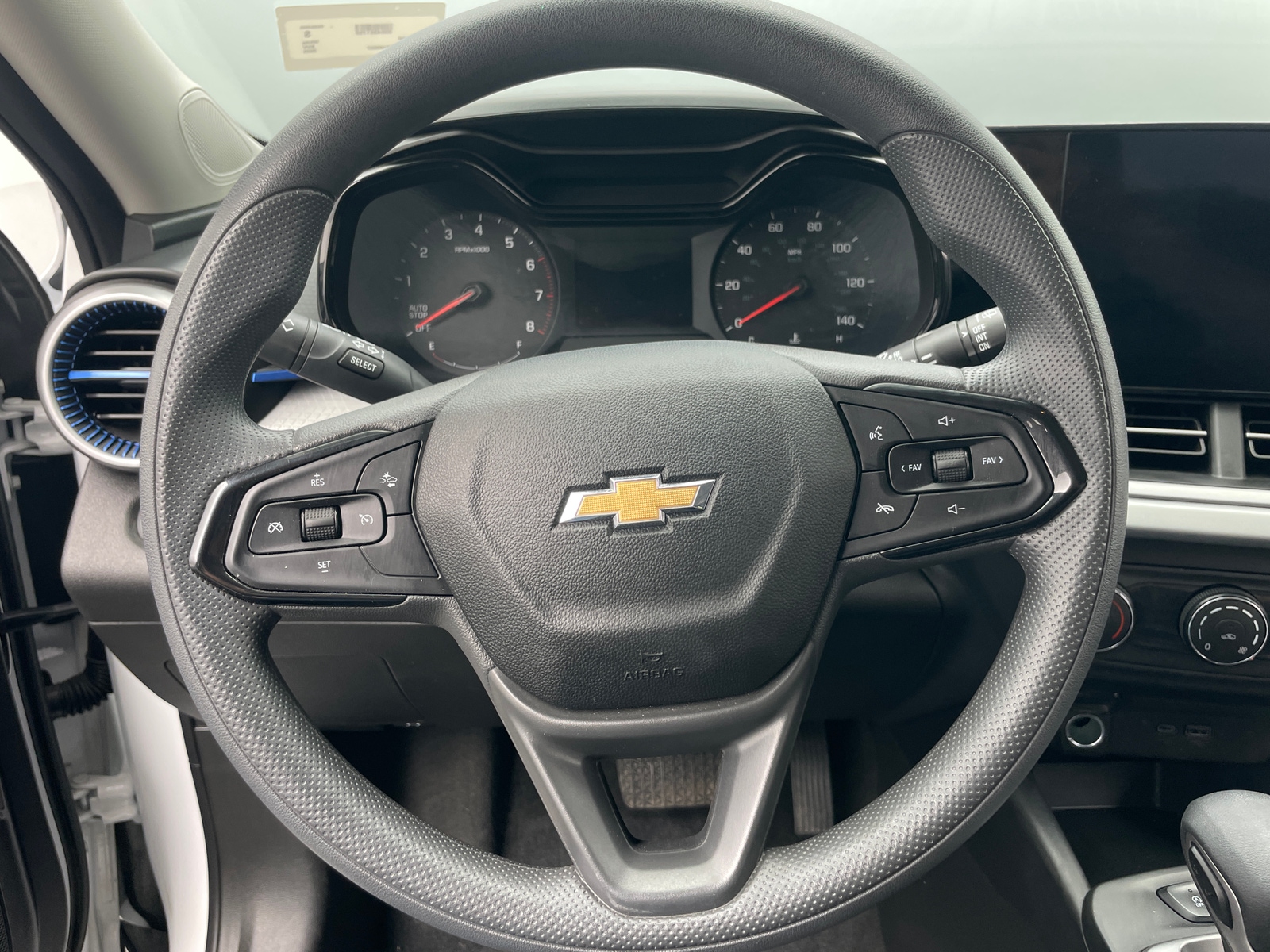 Thumbnail: 2025 Chevrolet Trax - 5