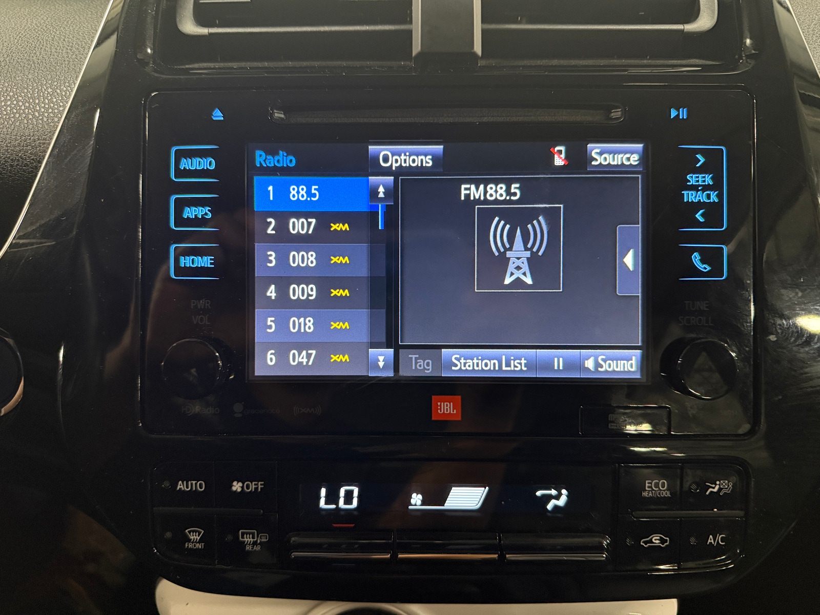 Thumbnail: 2017 Toyota Prius - 4