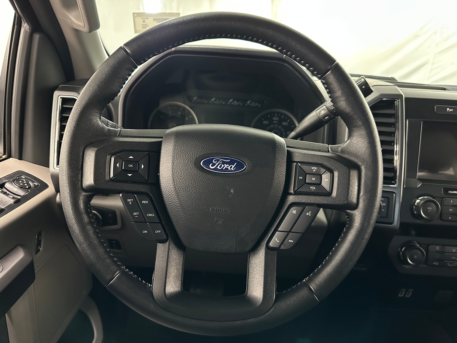 Thumbnail: 2020 Ford Econoline - 5