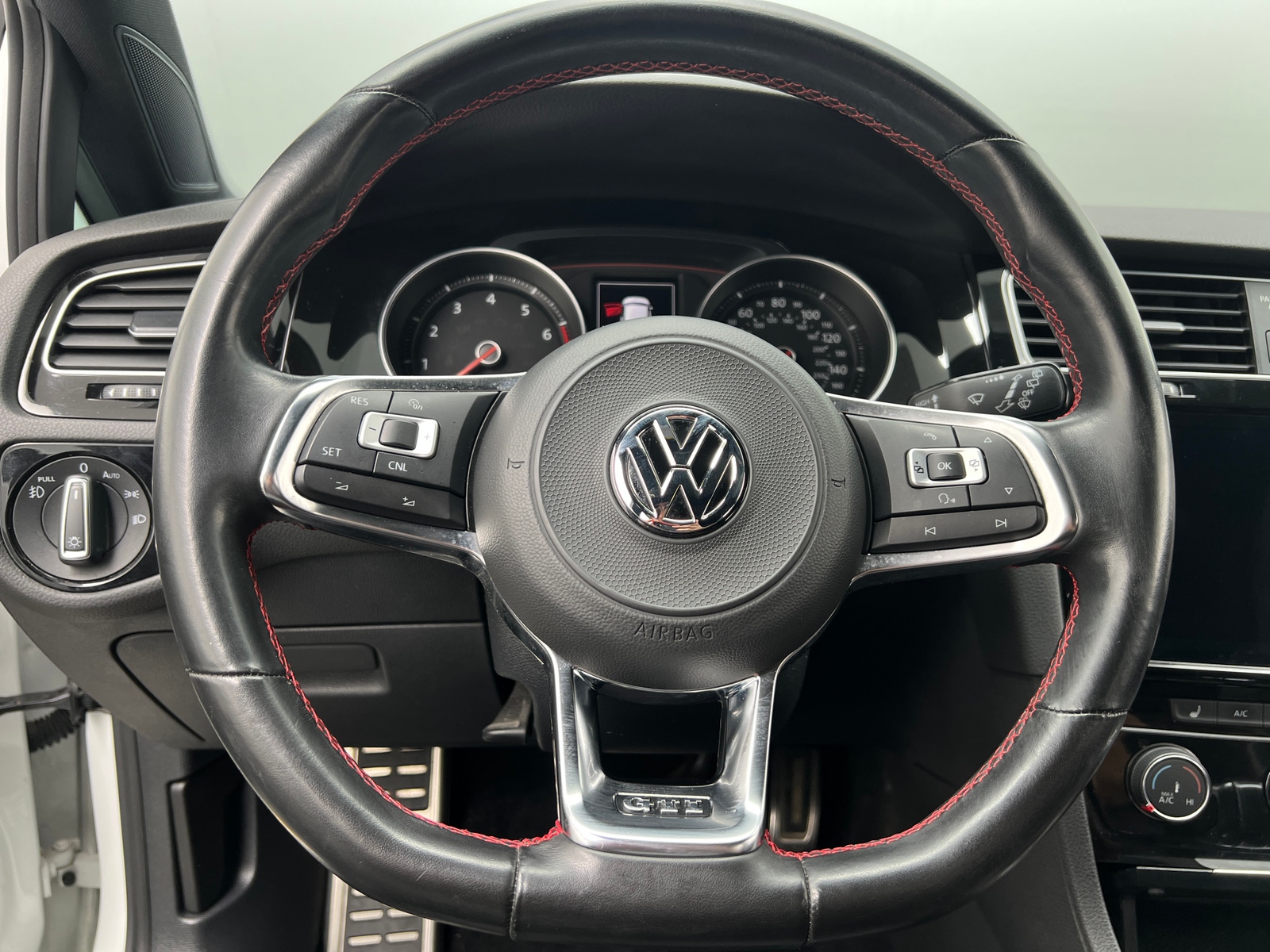 Thumbnail: 2018 Volkswagen Golf - 5