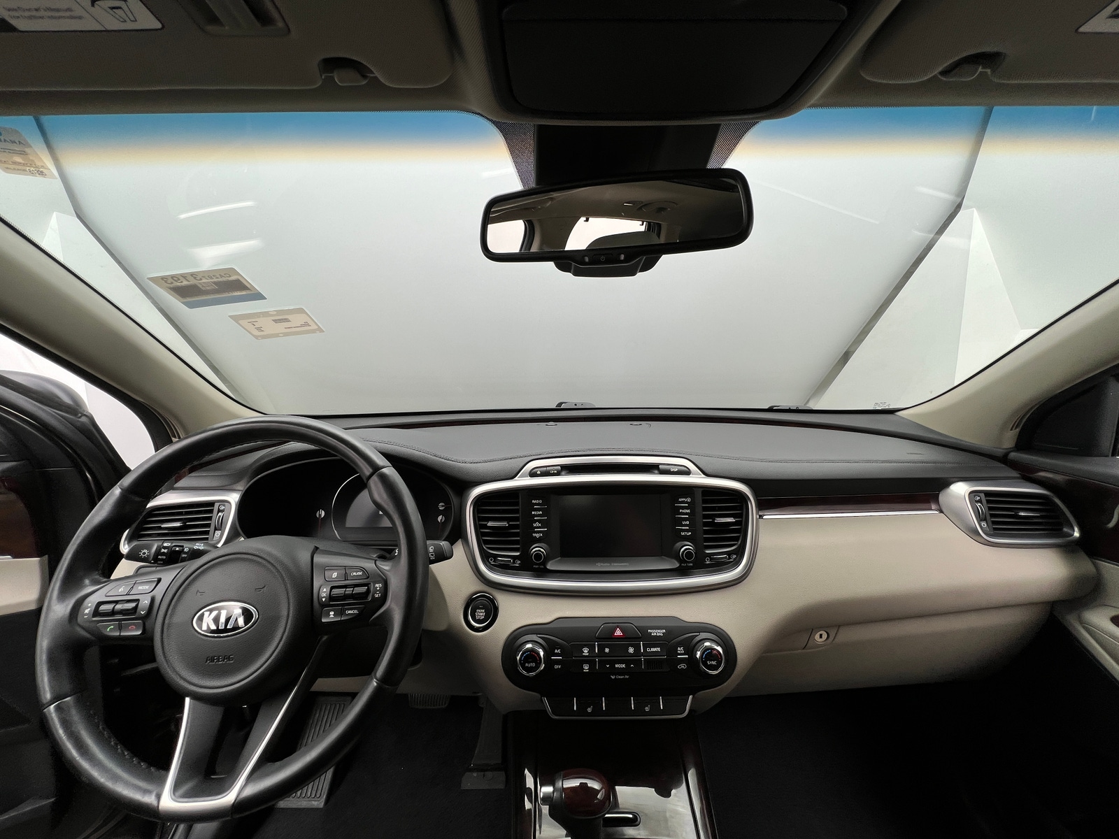 Thumbnail: 2017 Kia Sorento - 2