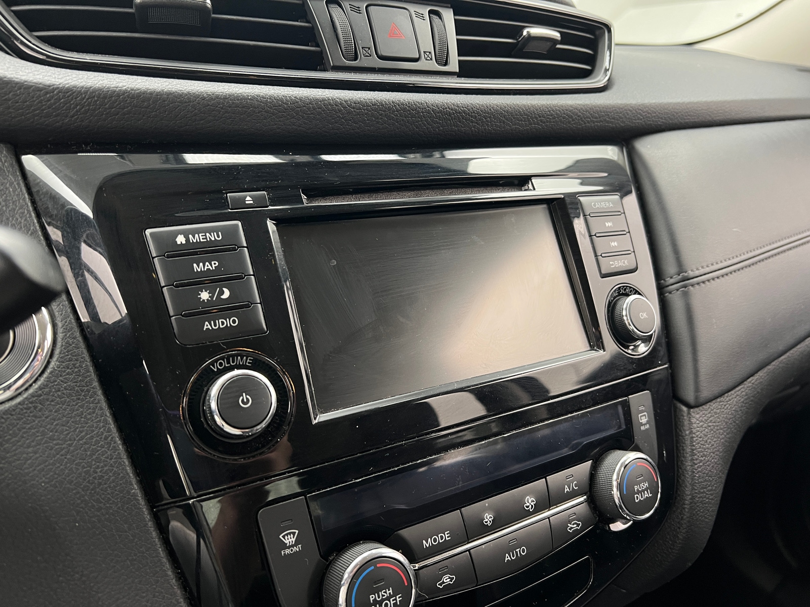 Thumbnail: 2019 Nissan Rogue - 3