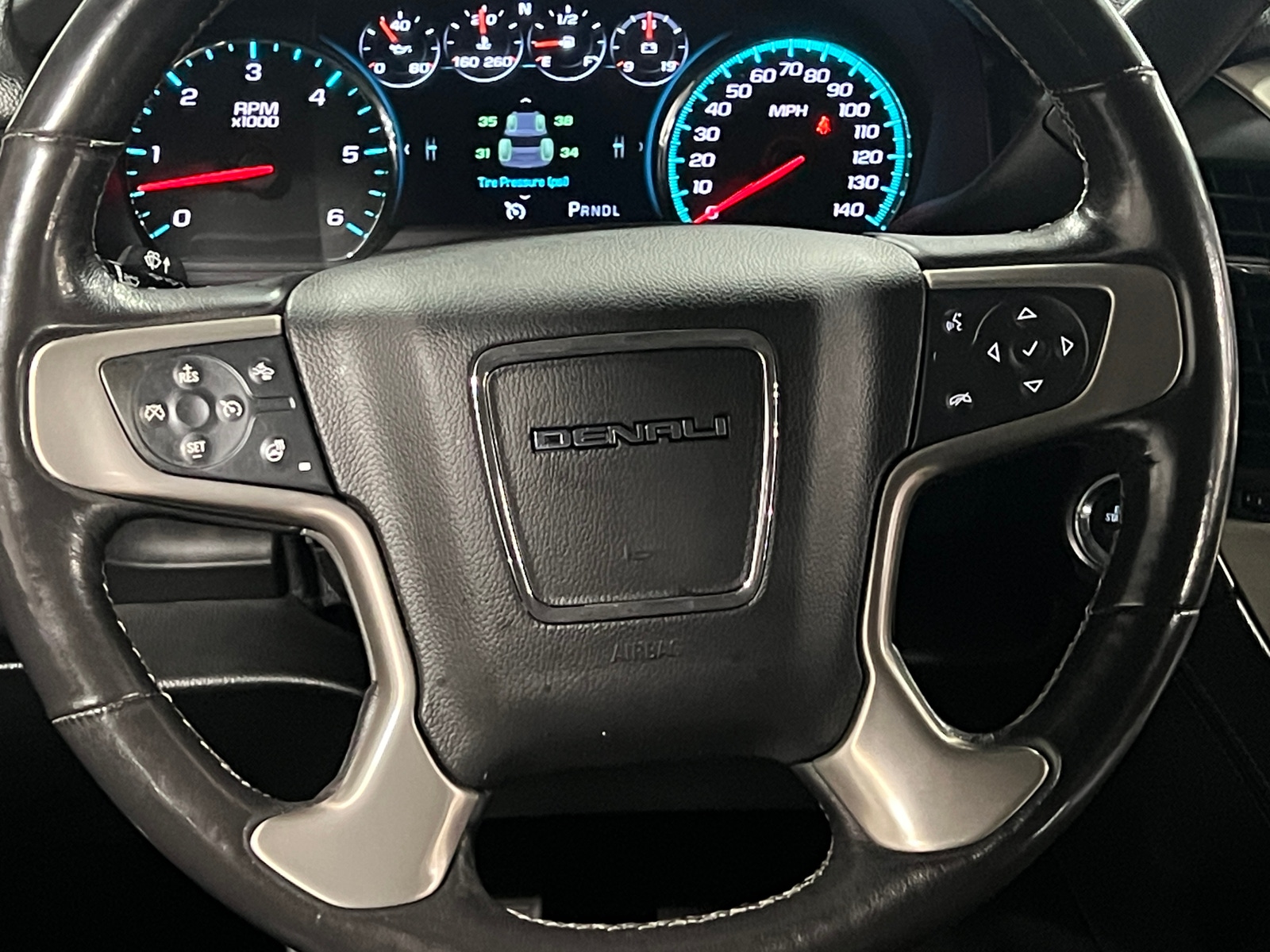 Thumbnail: 2018 GMC Yukon XL - 4