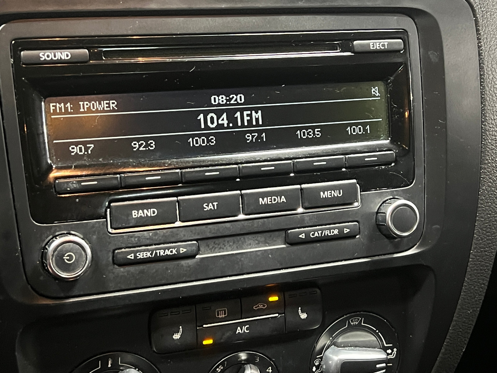 Thumbnail: 2014 Volkswagen Jetta - 4