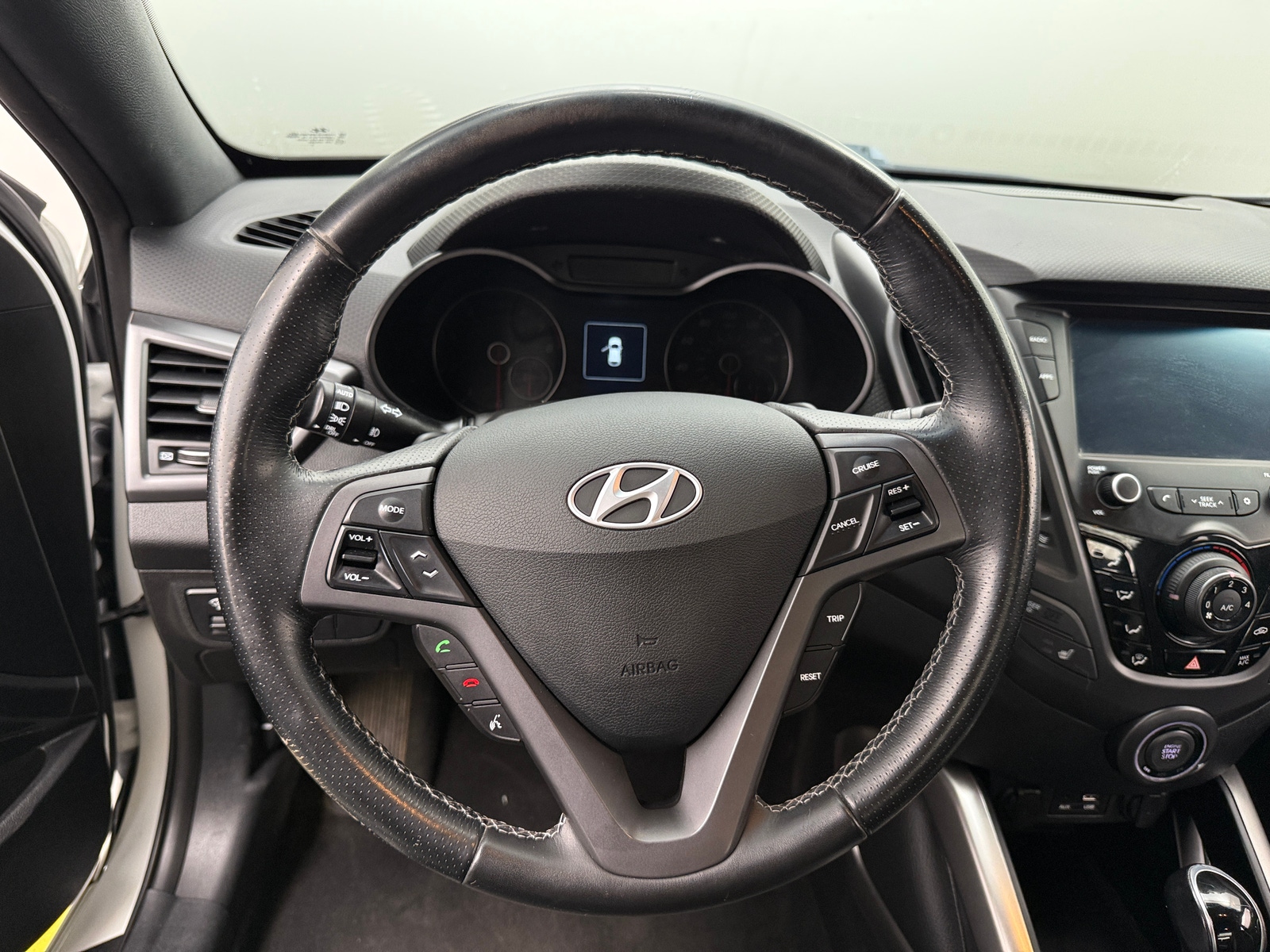 Thumbnail: 2017 Hyundai Veloster - 3